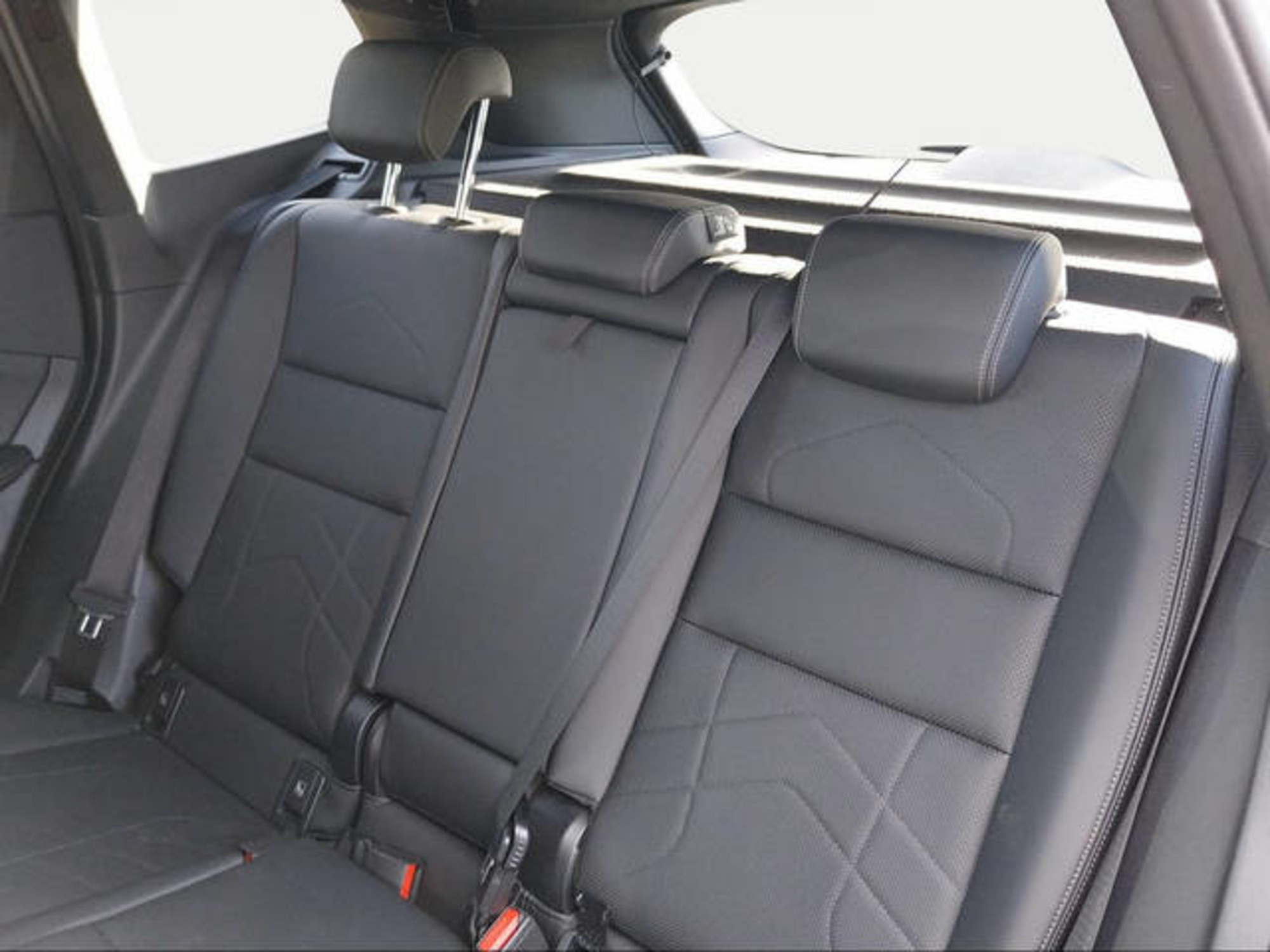 Renting BMW X1 sDrive18d 110 kW (150 CV) 6 37