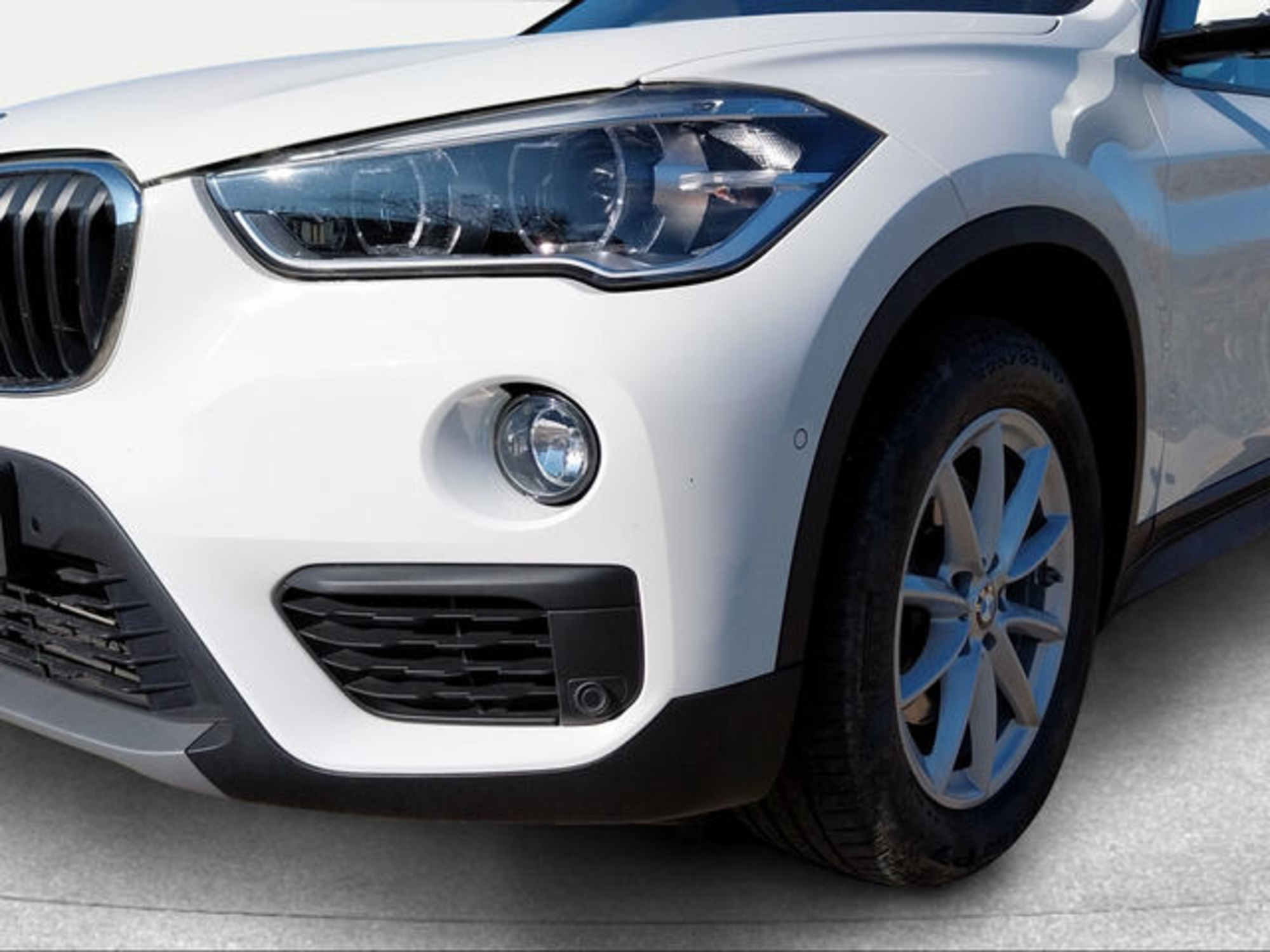 Renting BMW X1 sDrive18d 110 kW (150 CV) 6 40