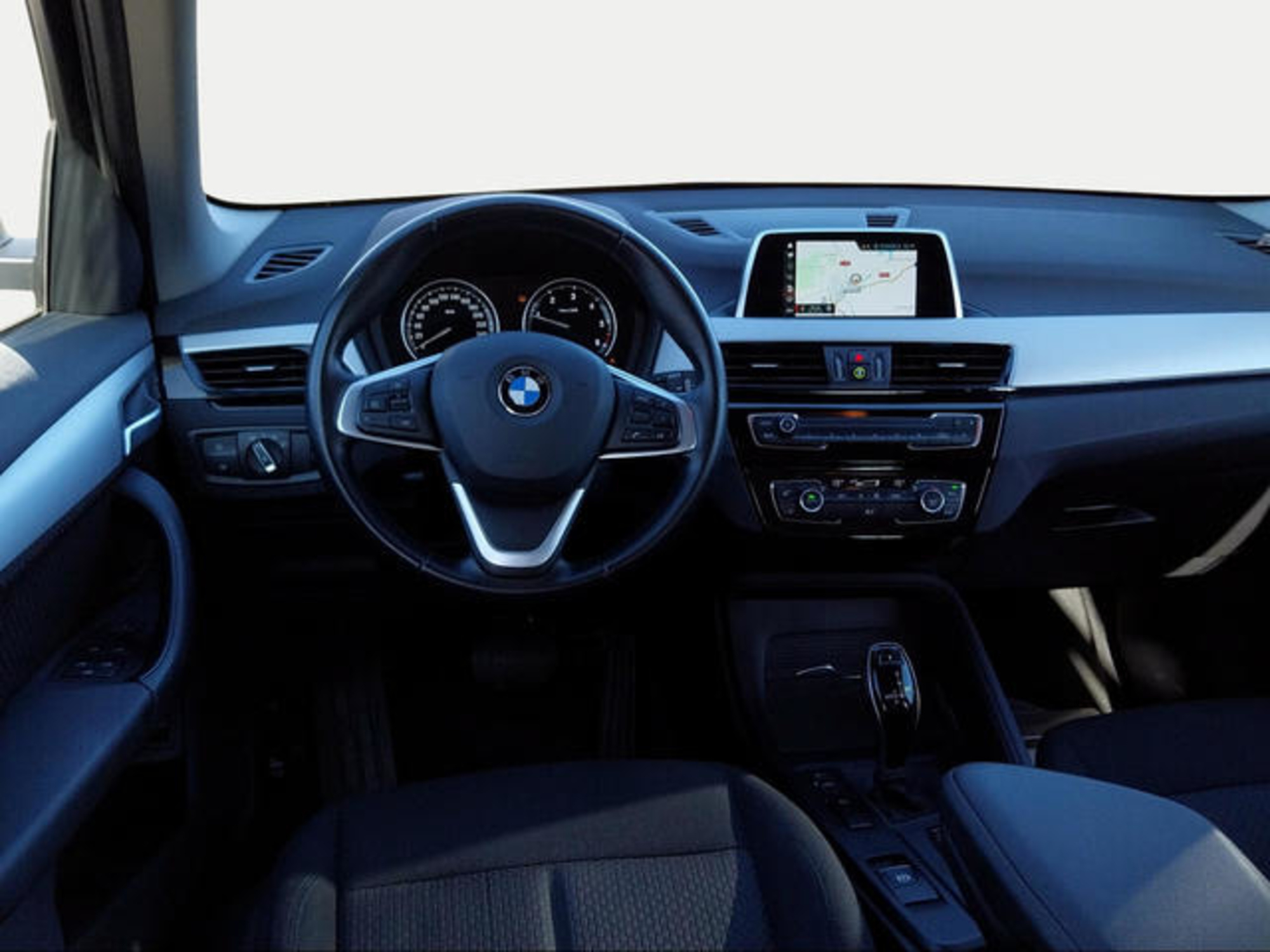 Renting BMW X1 sDrive18d 110 kW (150 CV) 6 40