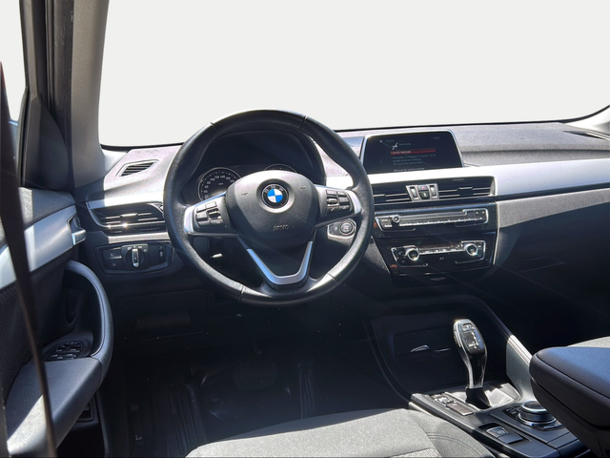 Renting BMW X1 sDrive18d Business 110 kW (150 CV) 2