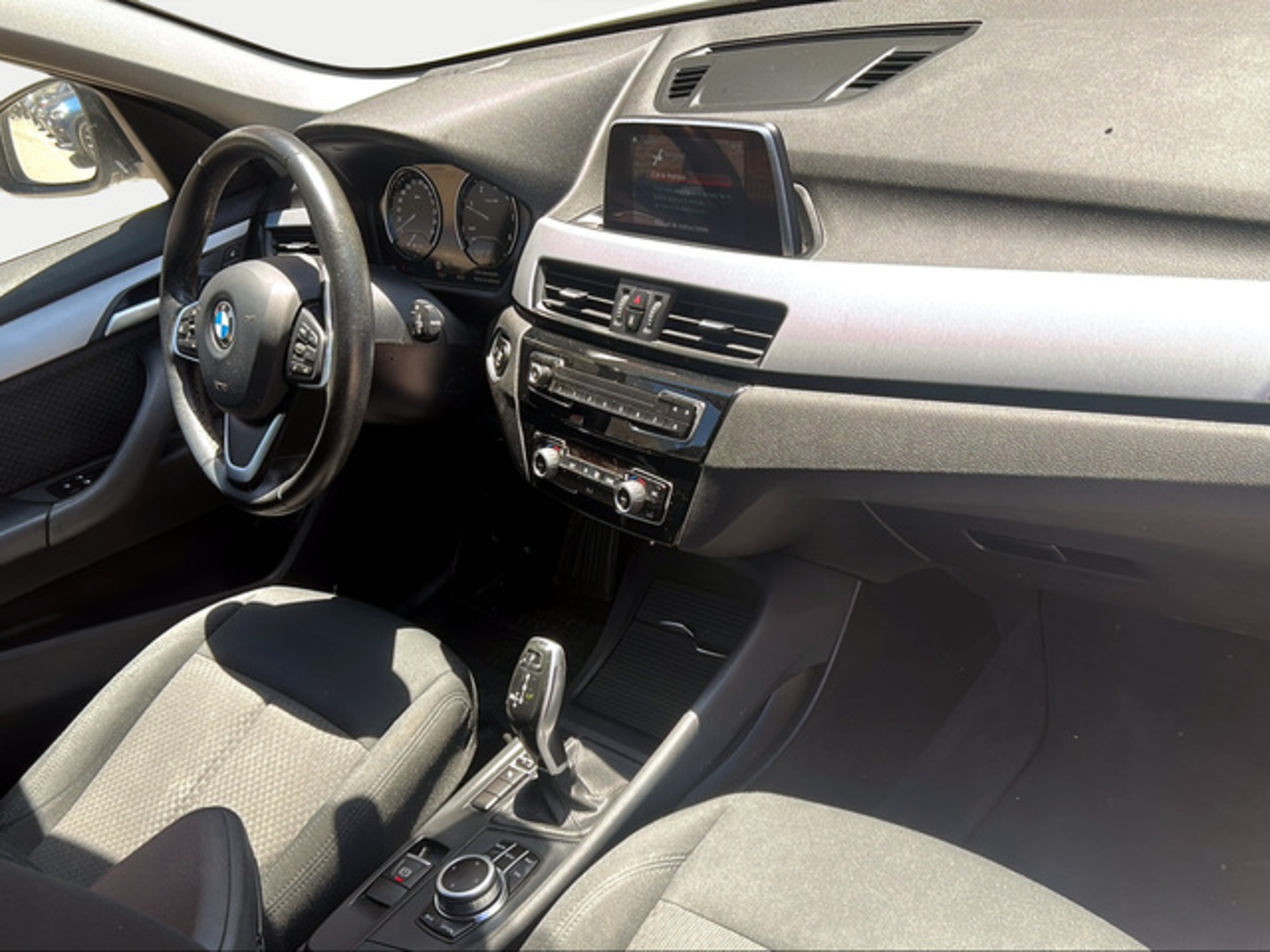 Renting BMW X1 sDrive18d Business 110 kW (150 CV) 2