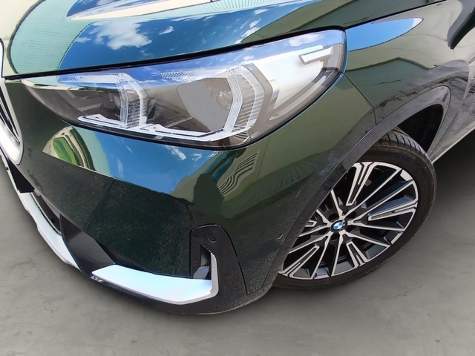 Renting BMW X1 sDrive18i 100 kW (136 CV) 5