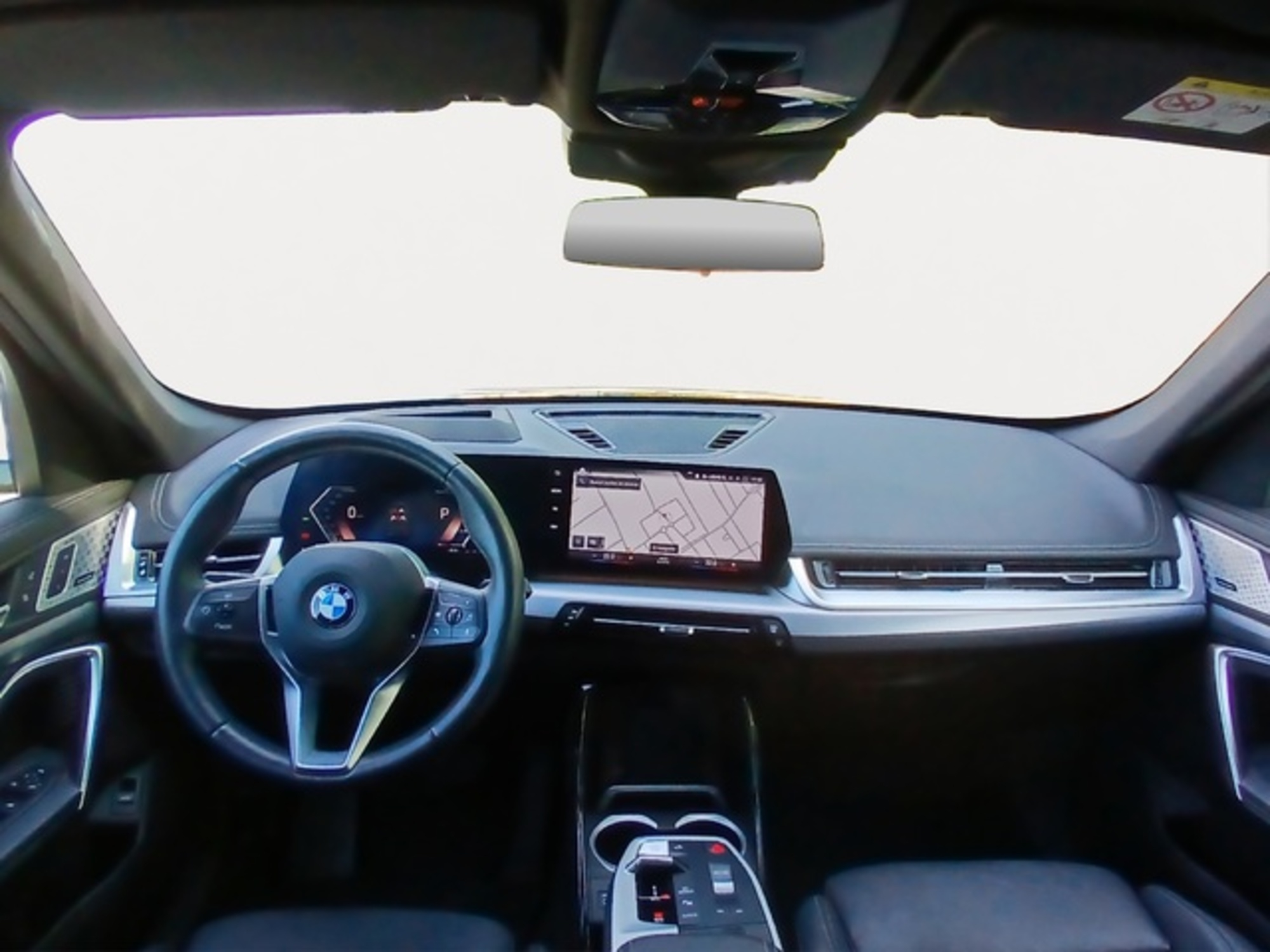 Renting BMW X1 sDrive18i 100 kW (136 CV) 5