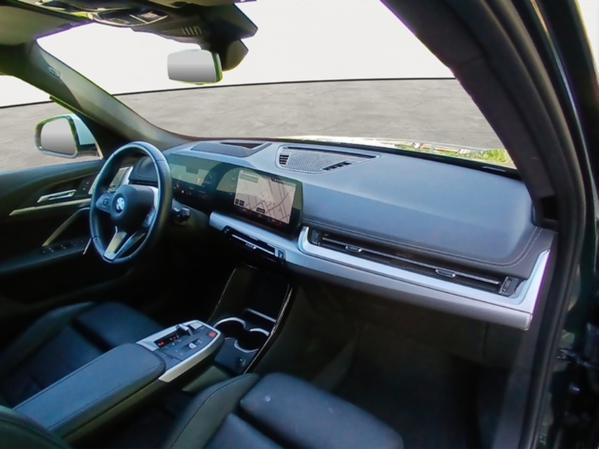 Renting BMW X1 sDrive18i 100 kW (136 CV) 5