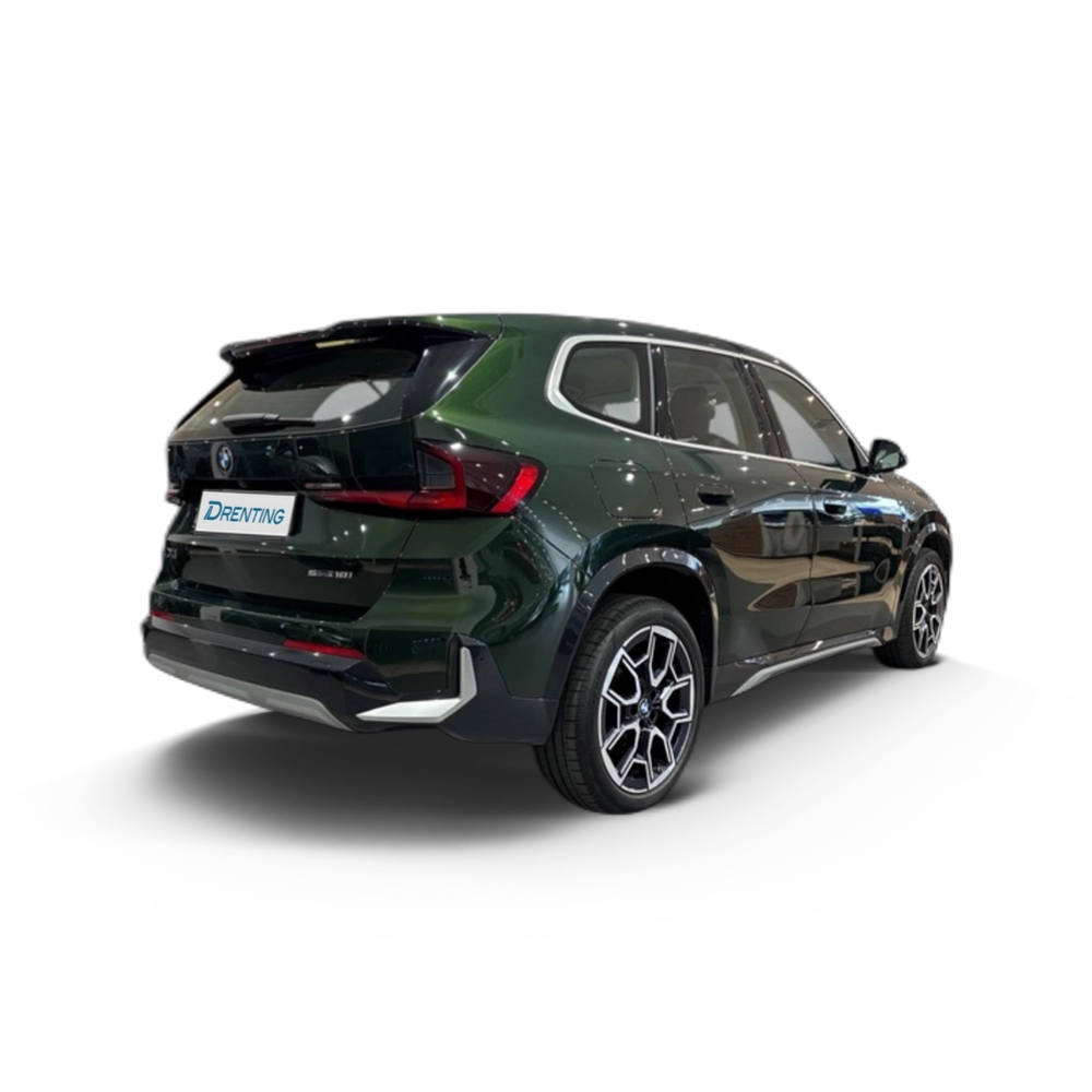 Renting BMW X1 sDrive18i 100 kW (136 CV) 8
