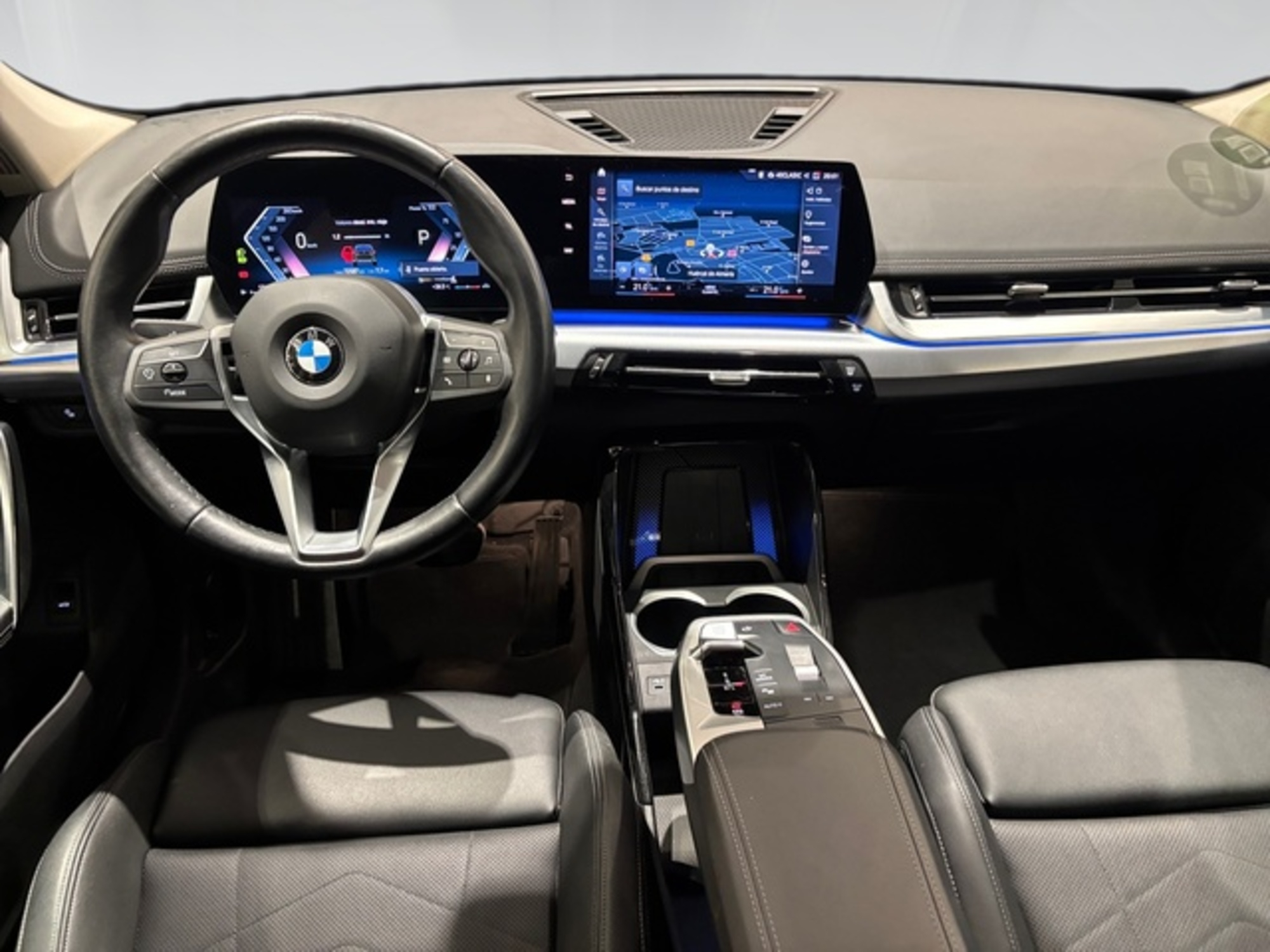Renting BMW X1 sDrive18i 100 kW (136 CV) 8