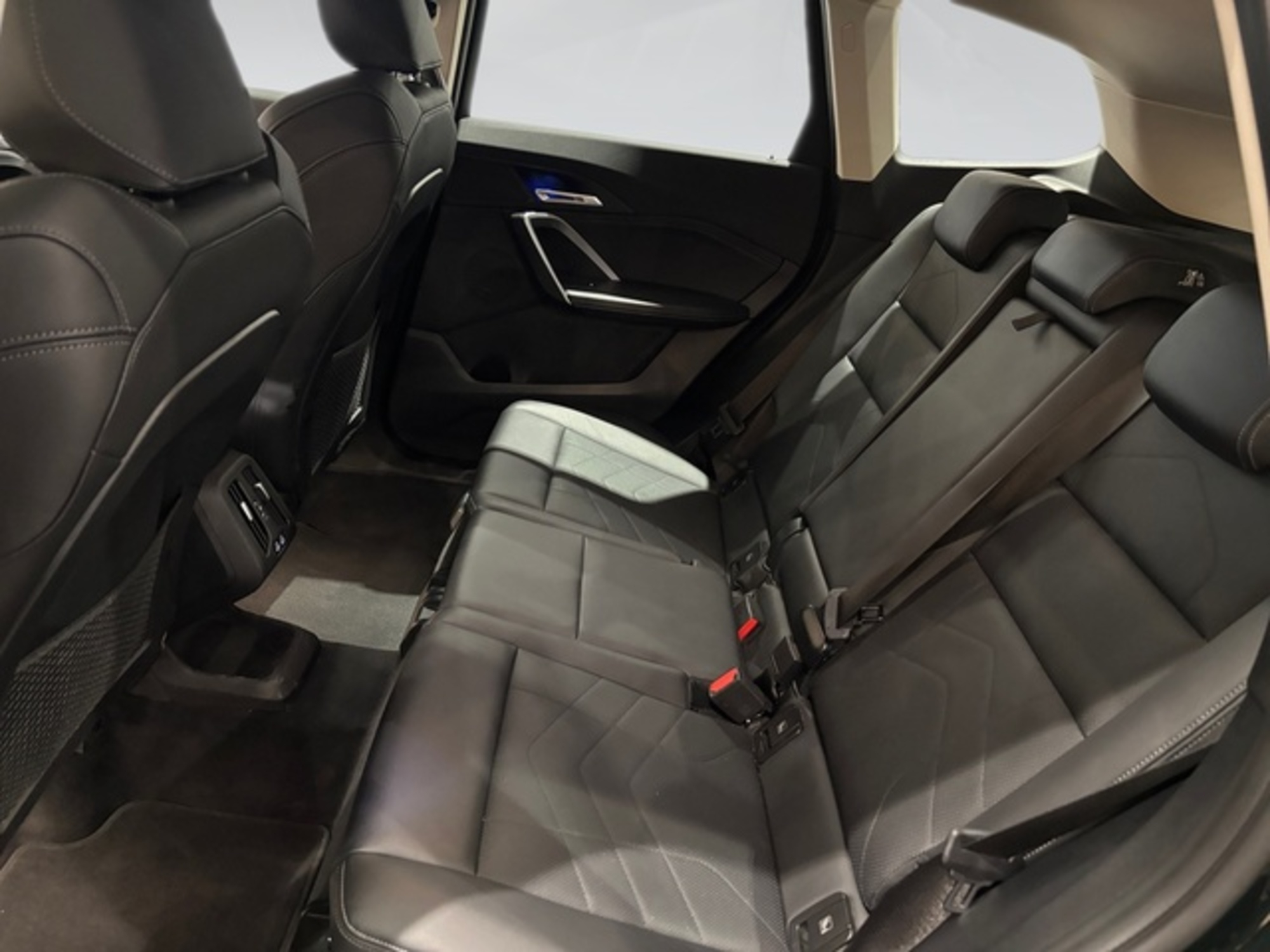 Renting BMW X1 sDrive18i 100 kW (136 CV) 8