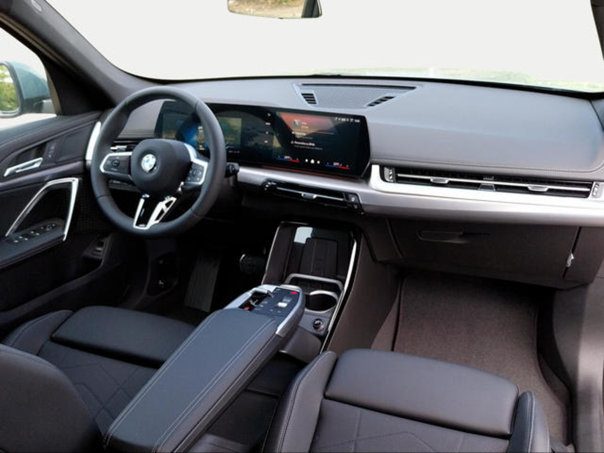 Renting BMW X1 sDrive20d 120 kW (163 CV) 27 22