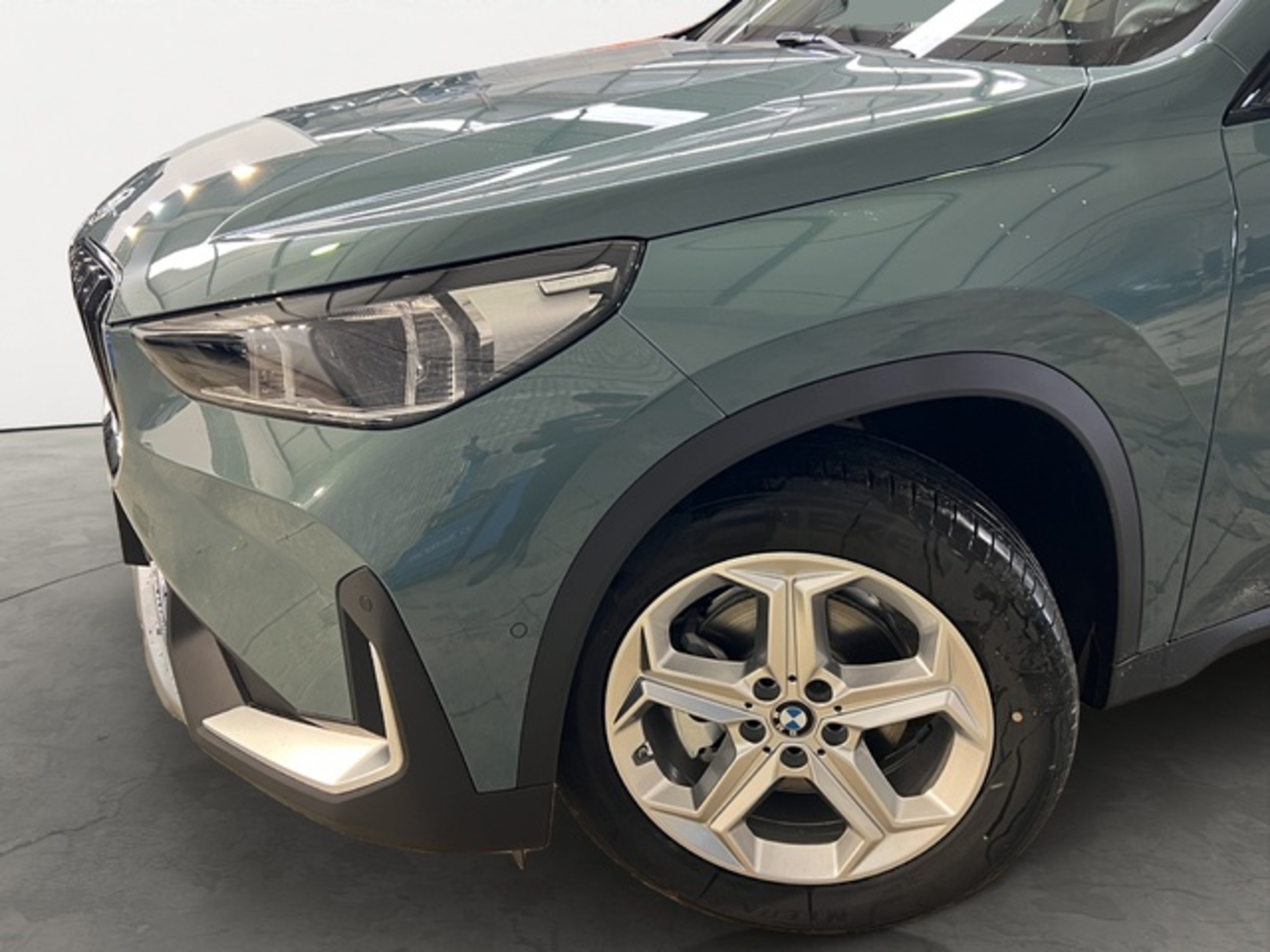 Renting BMW X1 sDrive20d 120 kW (163 CV) 8 4