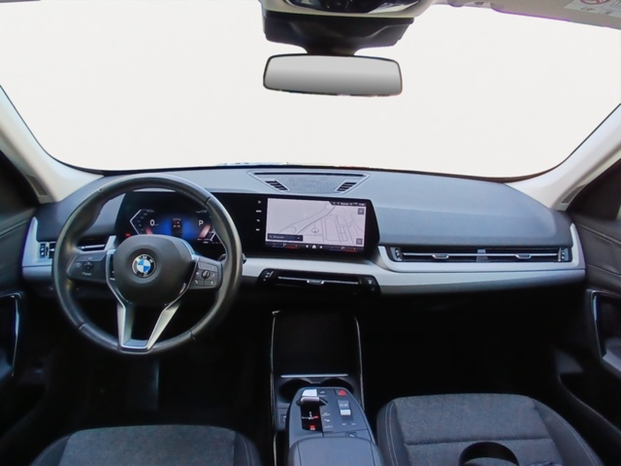 Renting BMW X1 sDrive20i 125 kW (170 CV)