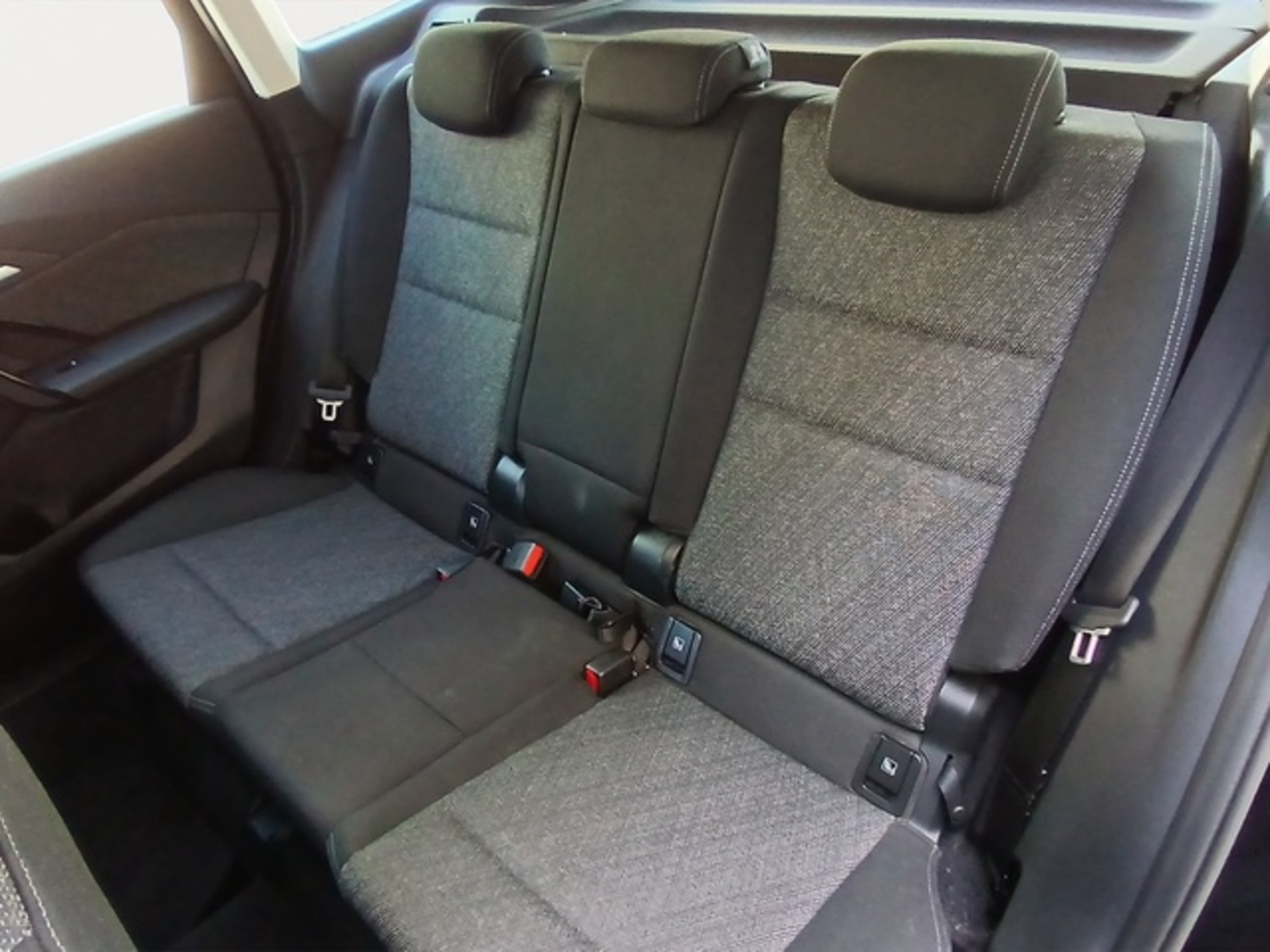 Renting BMW X1 sDrive20i 125 kW (170 CV)