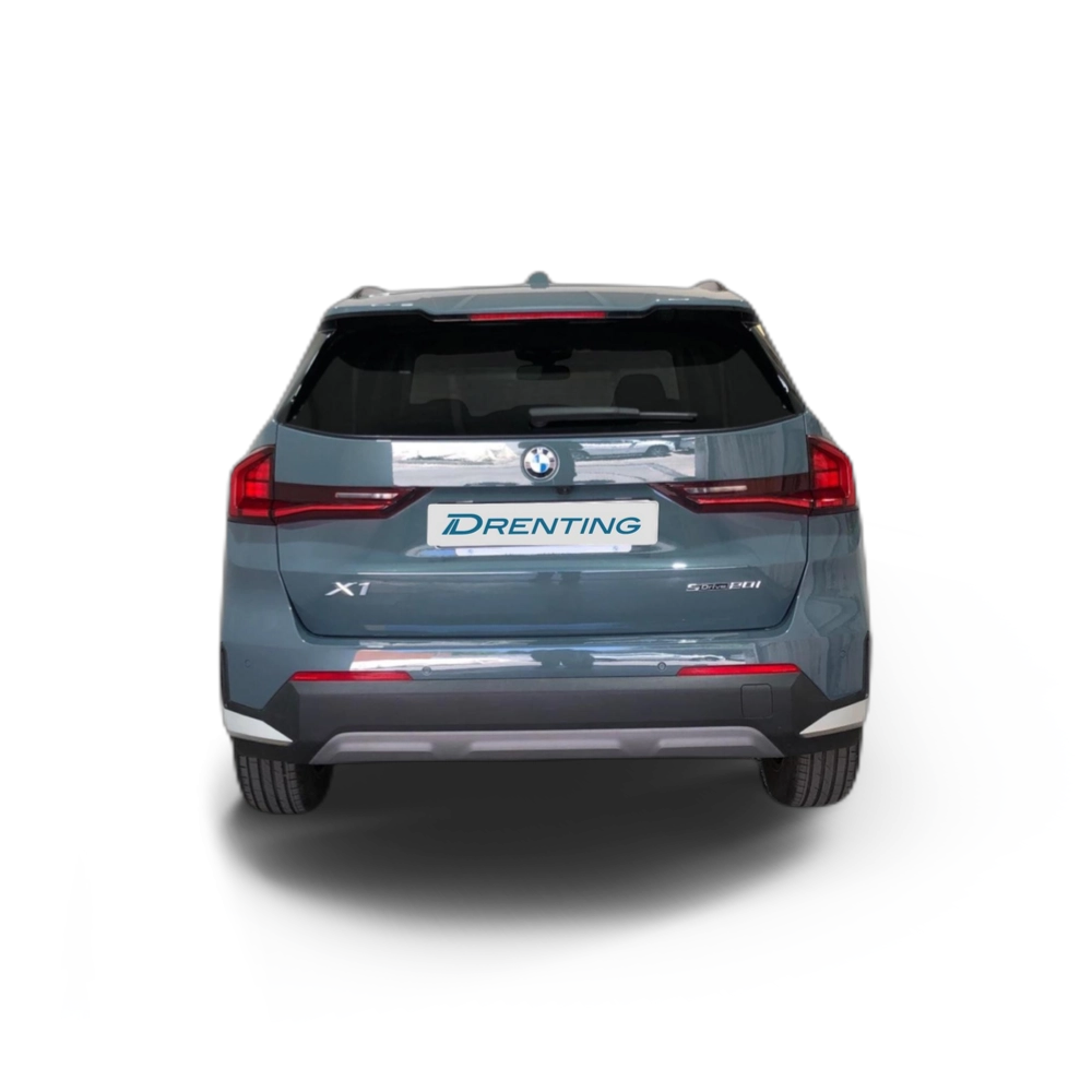 Renting BMW X1 sDrive20i 125 kW (170 CV) 3