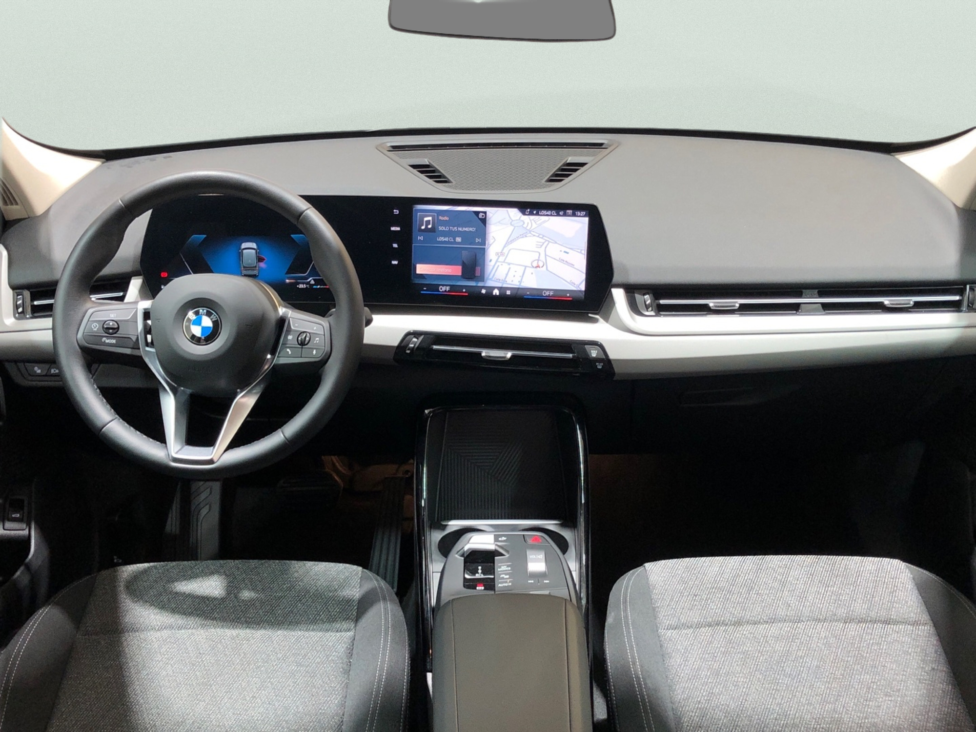 Renting BMW X1 sDrive20i 125 kW (170 CV) 3