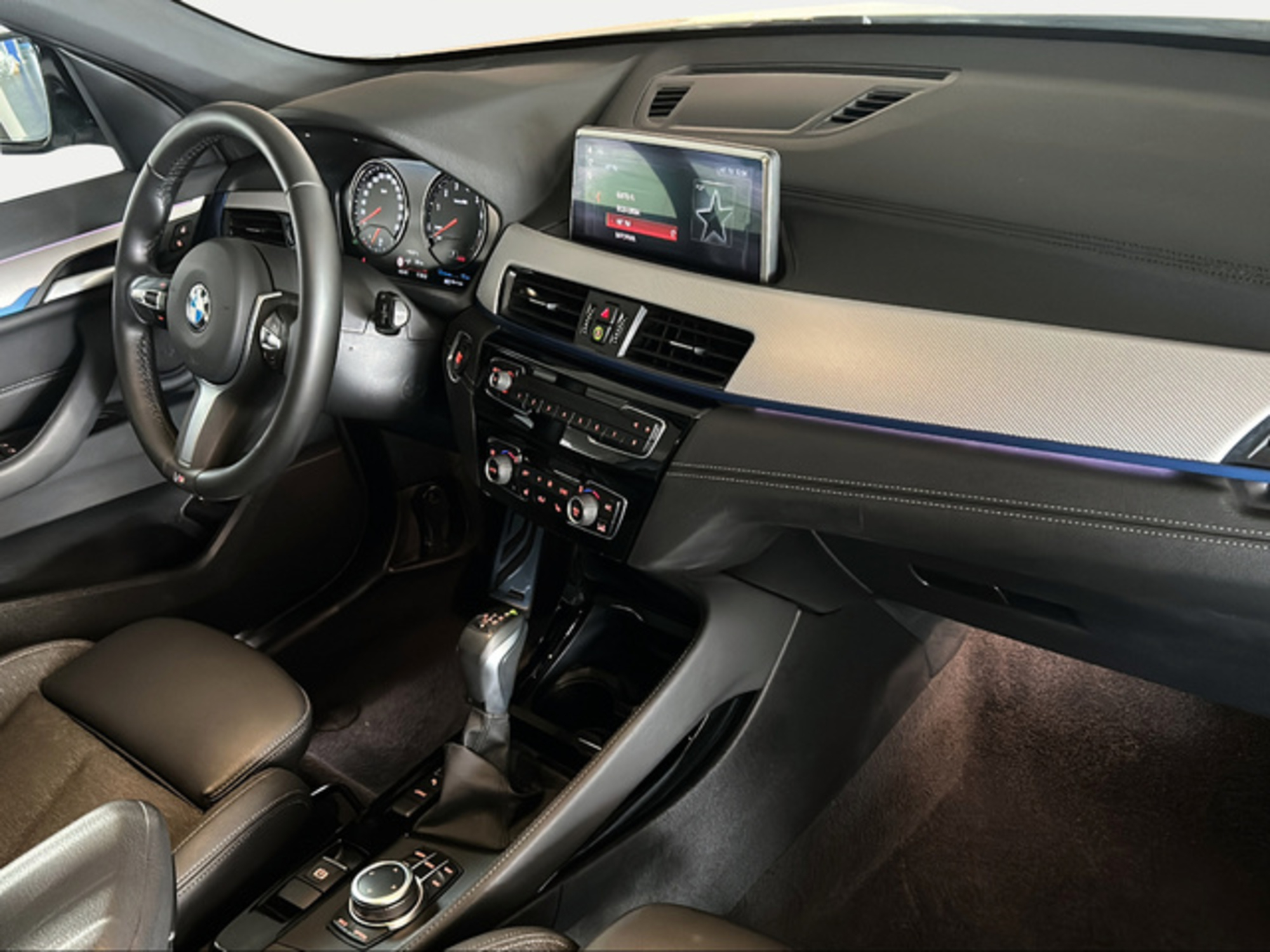 Renting BMW X1 xDrive25e 162 kW (220 CV) 1