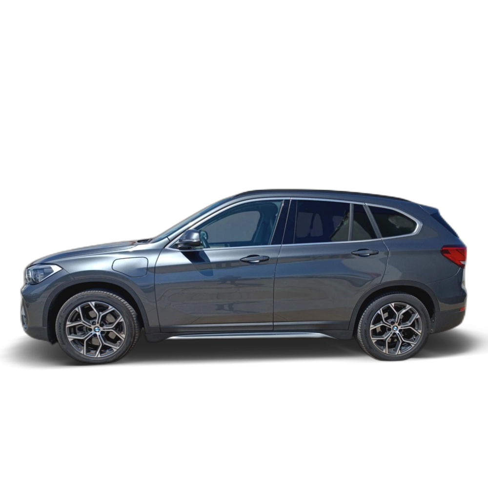 Renting BMW X1 xDrive25e 162 kW (220 CV) 3 2