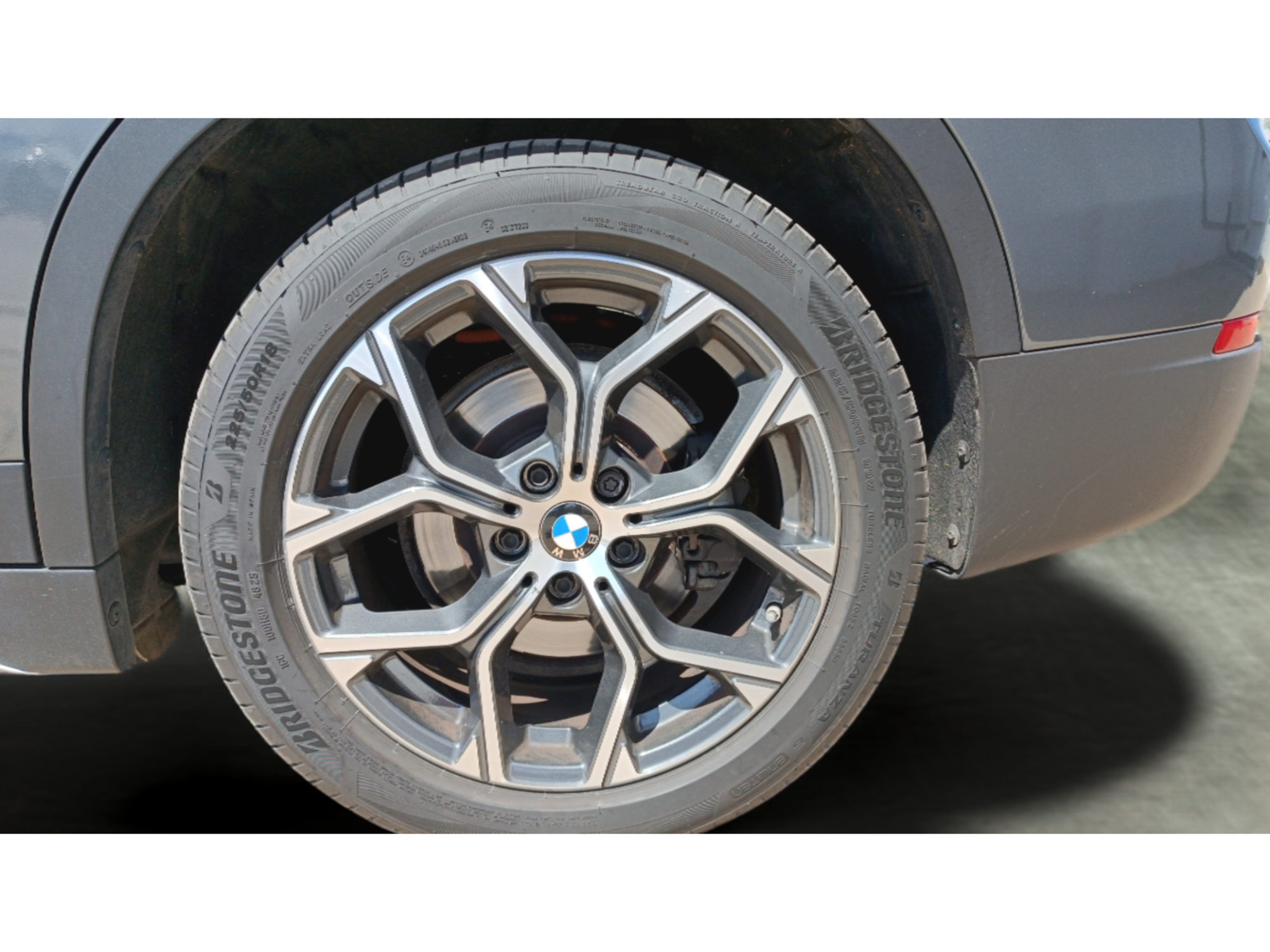 Renting BMW X1 xDrive25e 162 kW (220 CV) 3 2