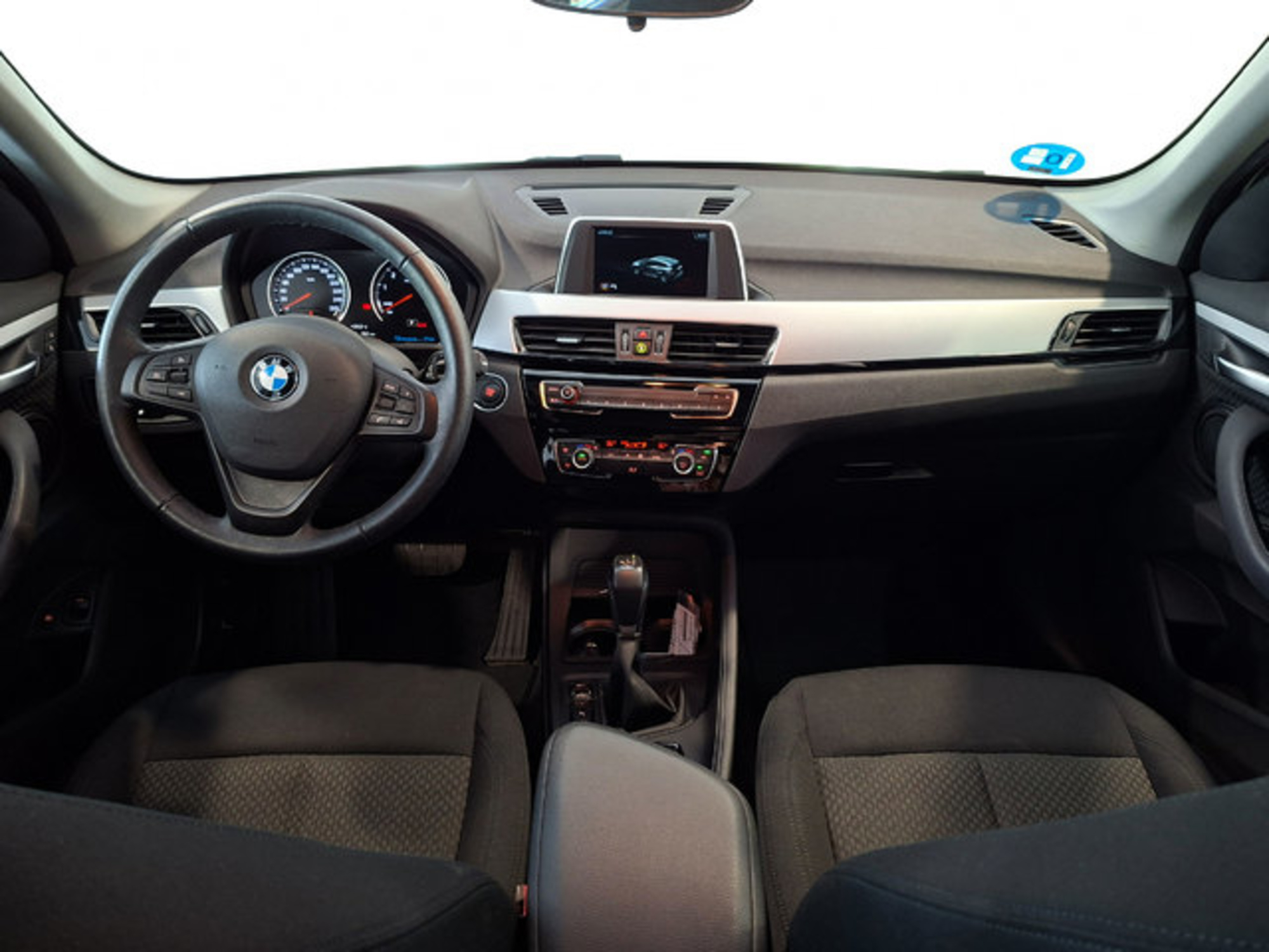 Renting BMW X1 xDrive25e 162 kW (220 CV) 8