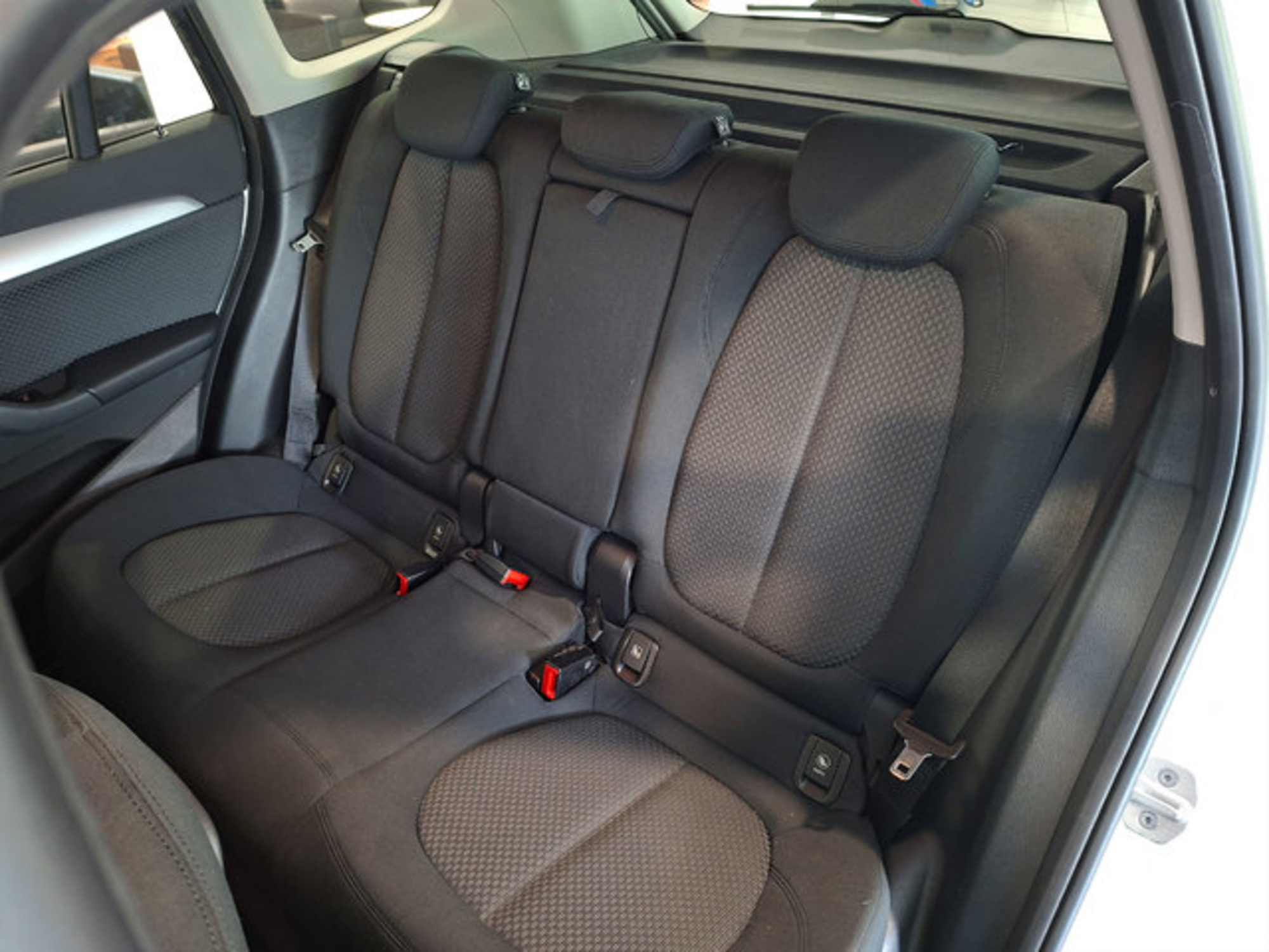 Renting BMW X1 xDrive25e 162 kW (220 CV) 8