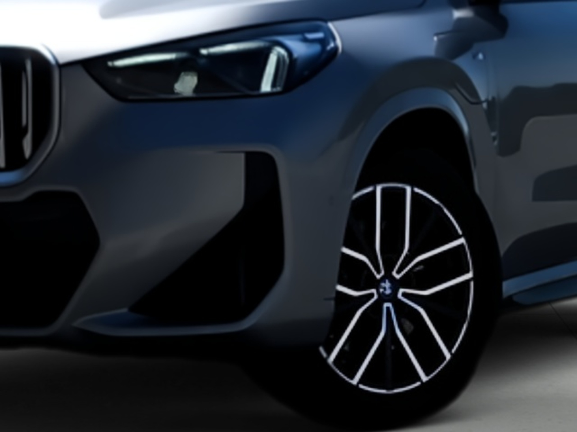 Renting BMW X1 xDrive25e 180 kW (245 CV) 10 7