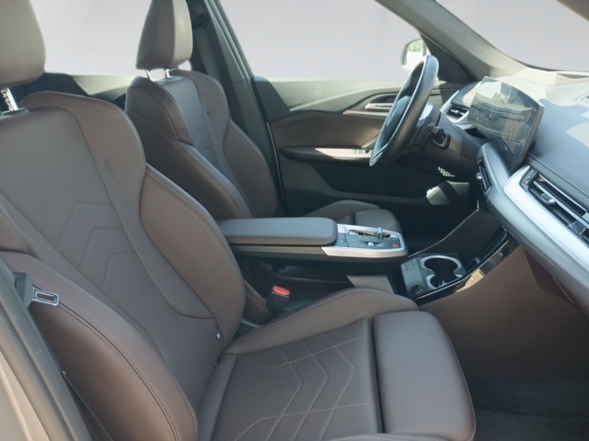 Renting BMW X1 xDrive25e 180 kW (245 CV) 10 7