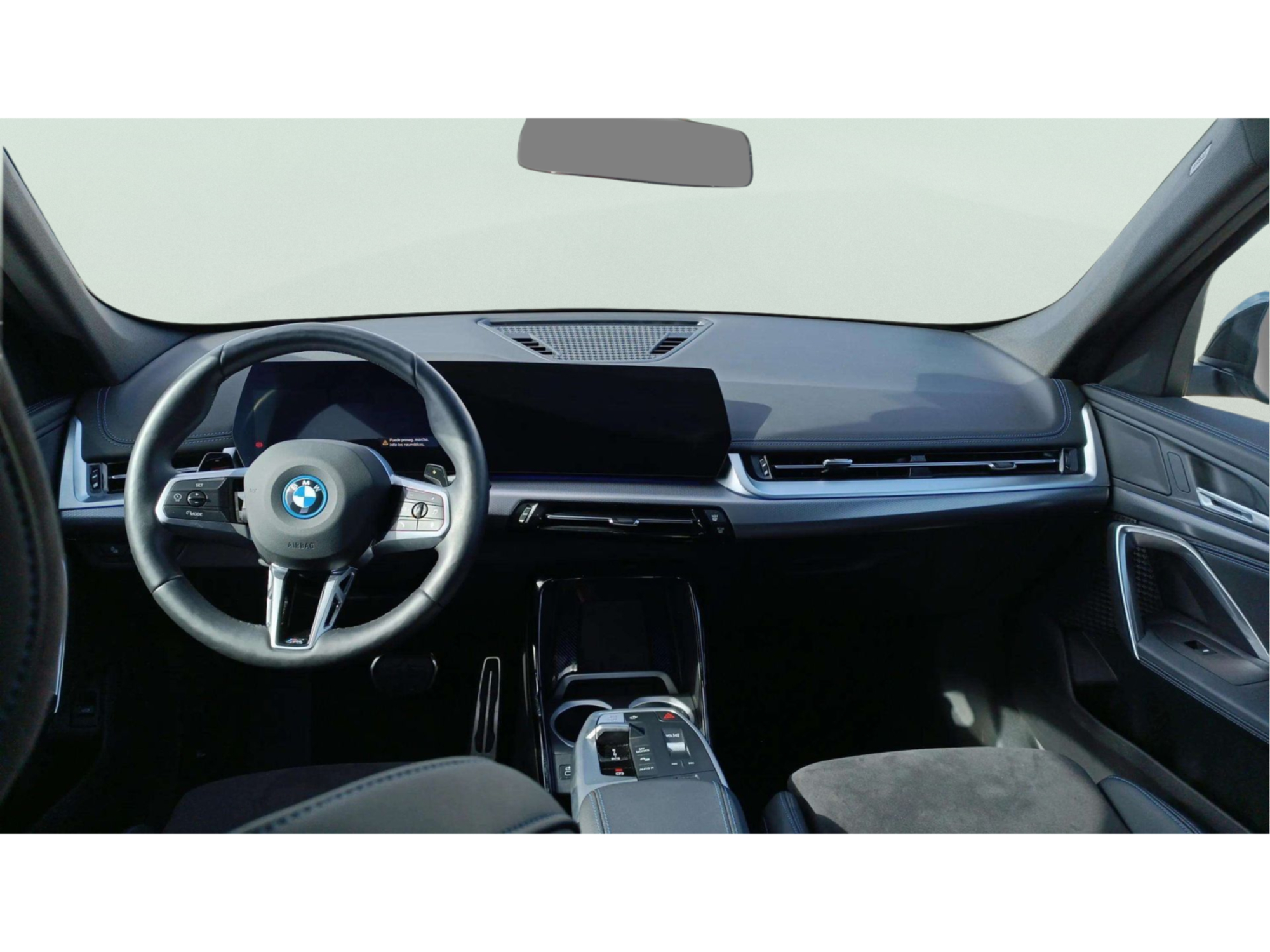 Renting BMW X1 xDrive25e 180 kW (245 CV) 10 8