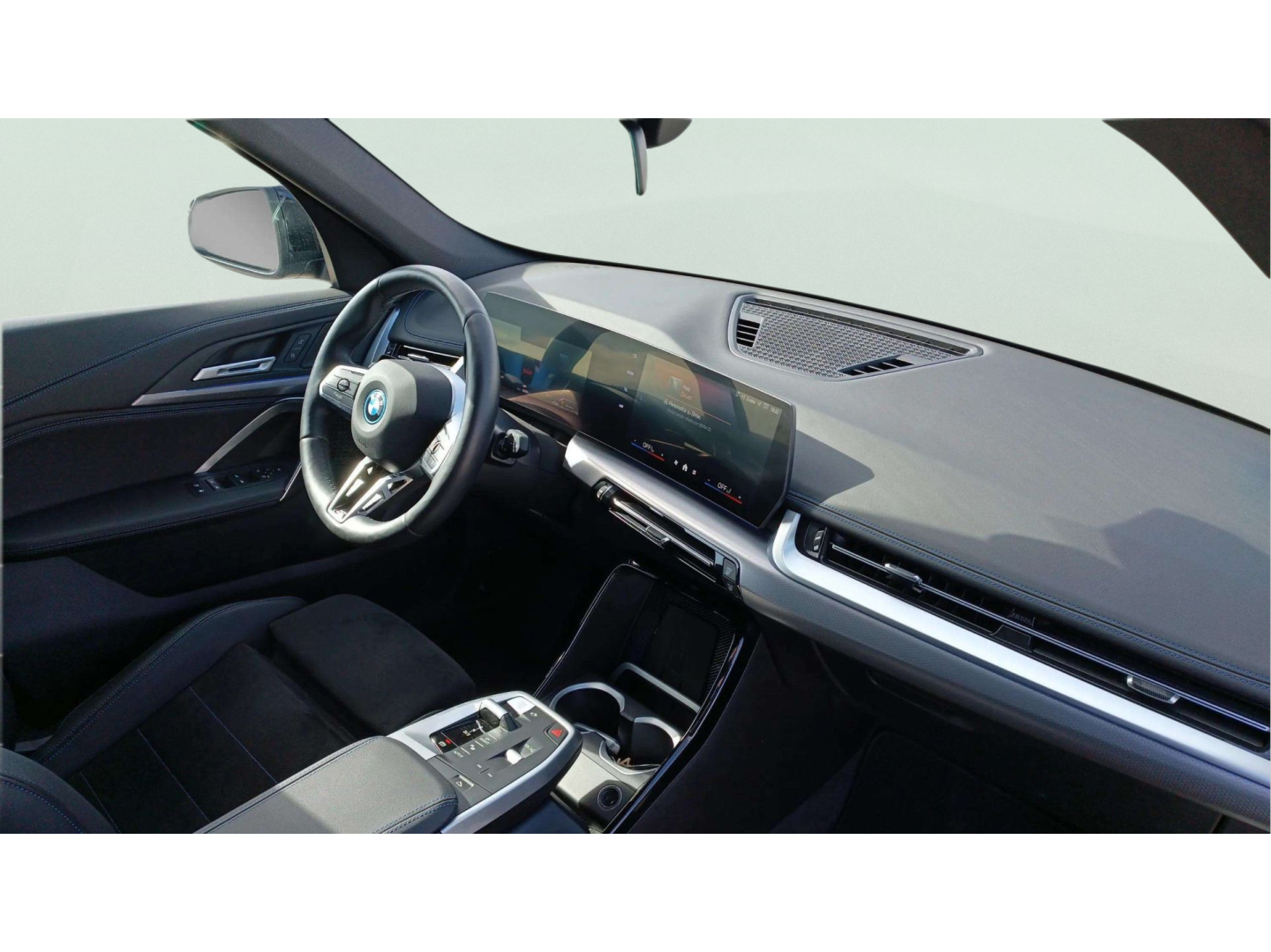 Renting BMW X1 xDrive25e 180 kW (245 CV) 10 8