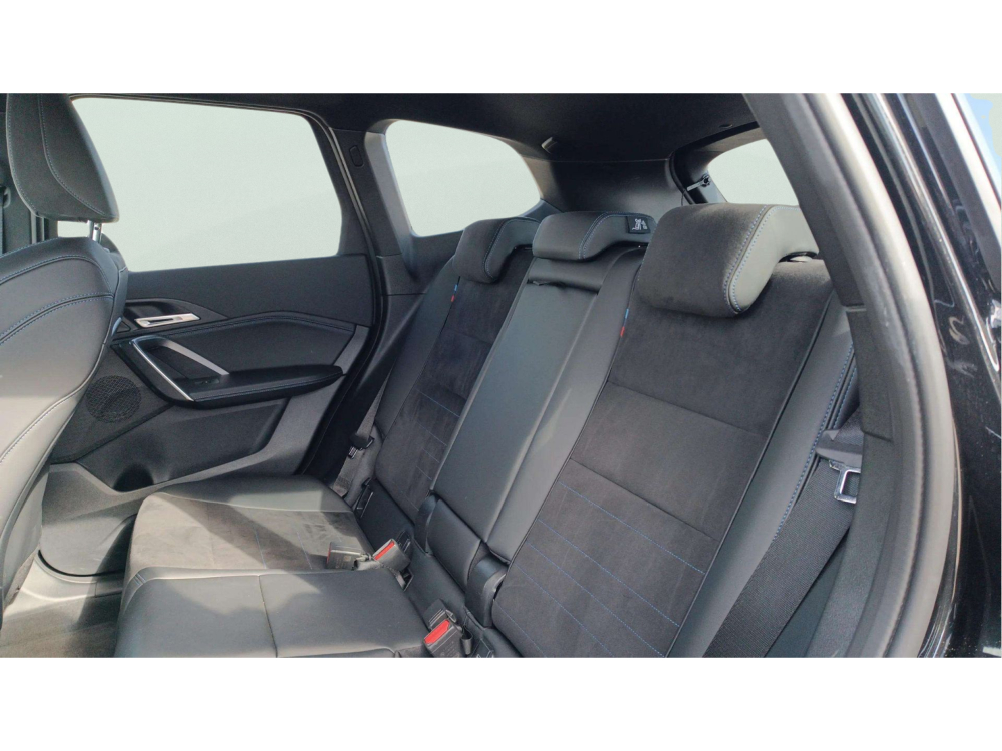 Renting BMW X1 xDrive25e 180 kW (245 CV) 10 8