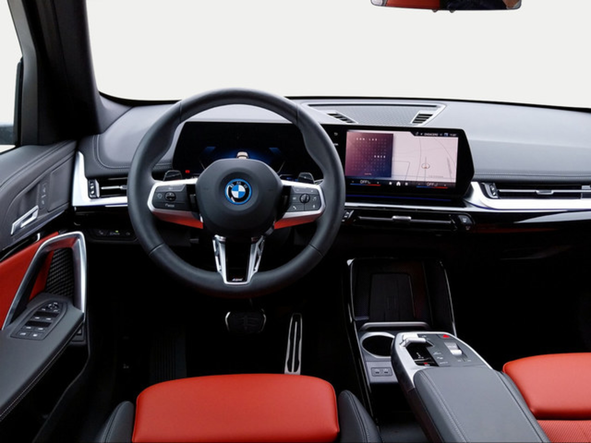 Renting BMW X1 xDrive25e 180 kW (245 CV) 10 9