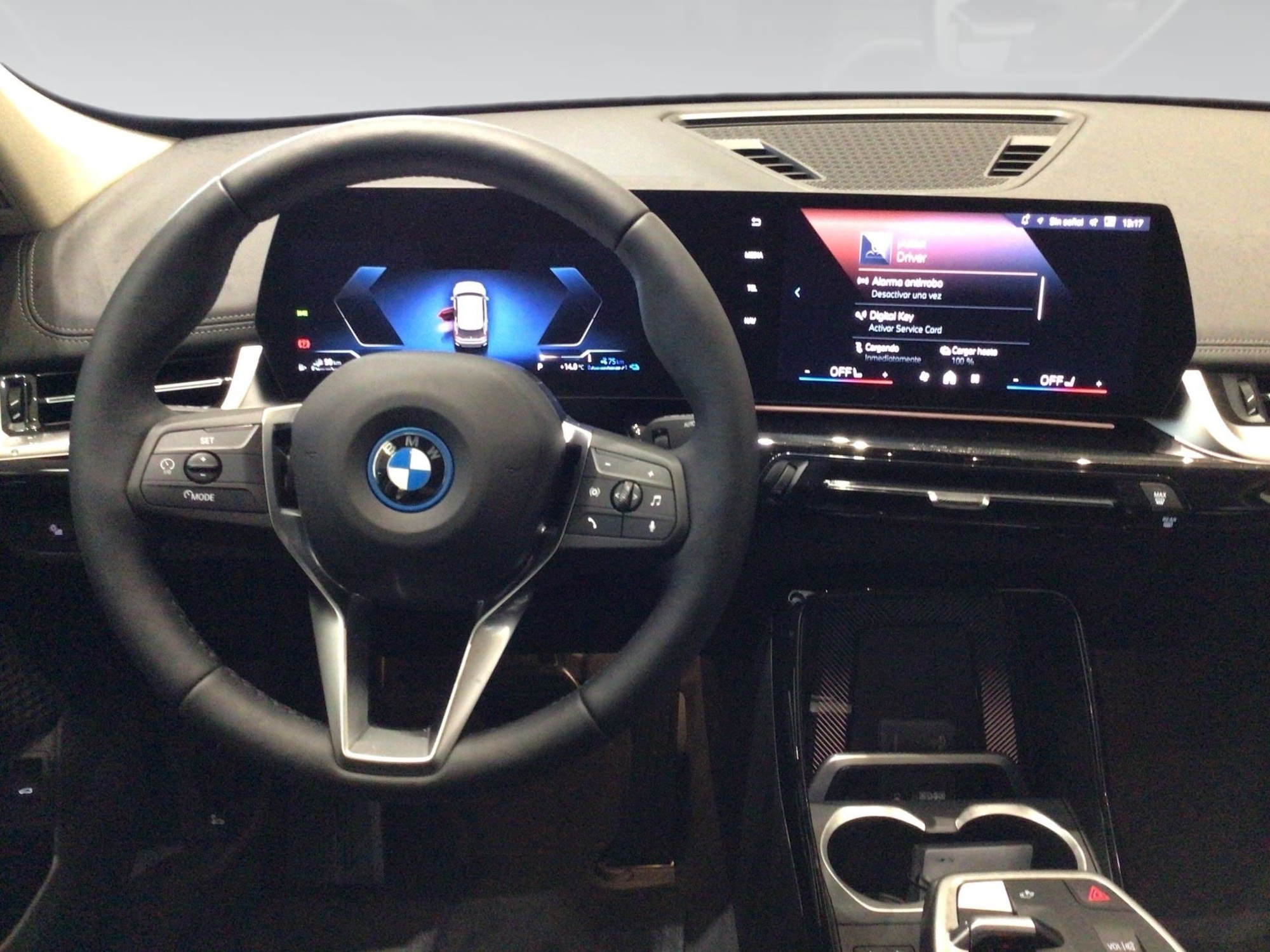 Renting BMW X1 xDrive25e 180 kW (245 CV) 10 10