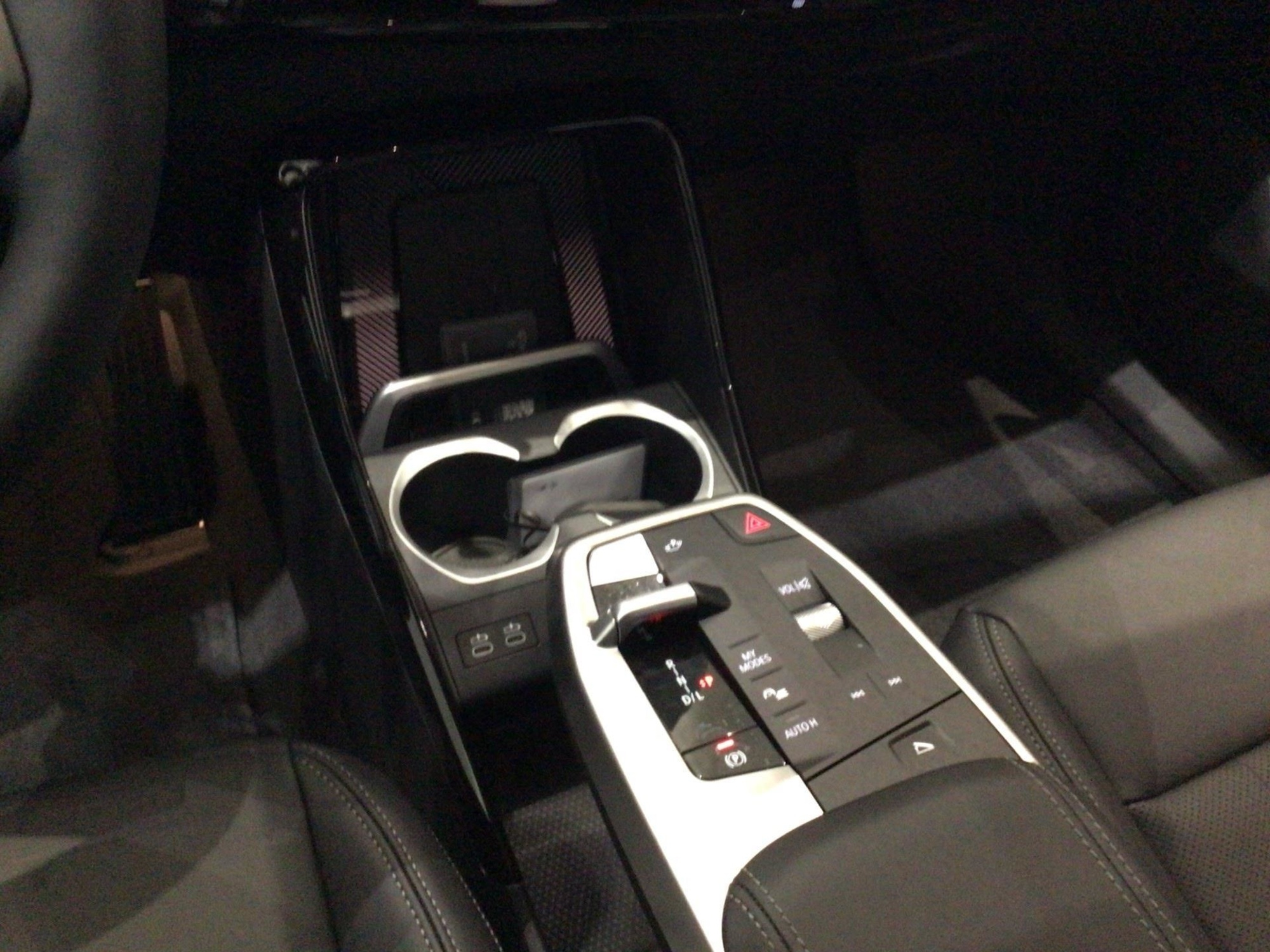 Renting BMW X1 xDrive25e 180 kW (245 CV) 10 10