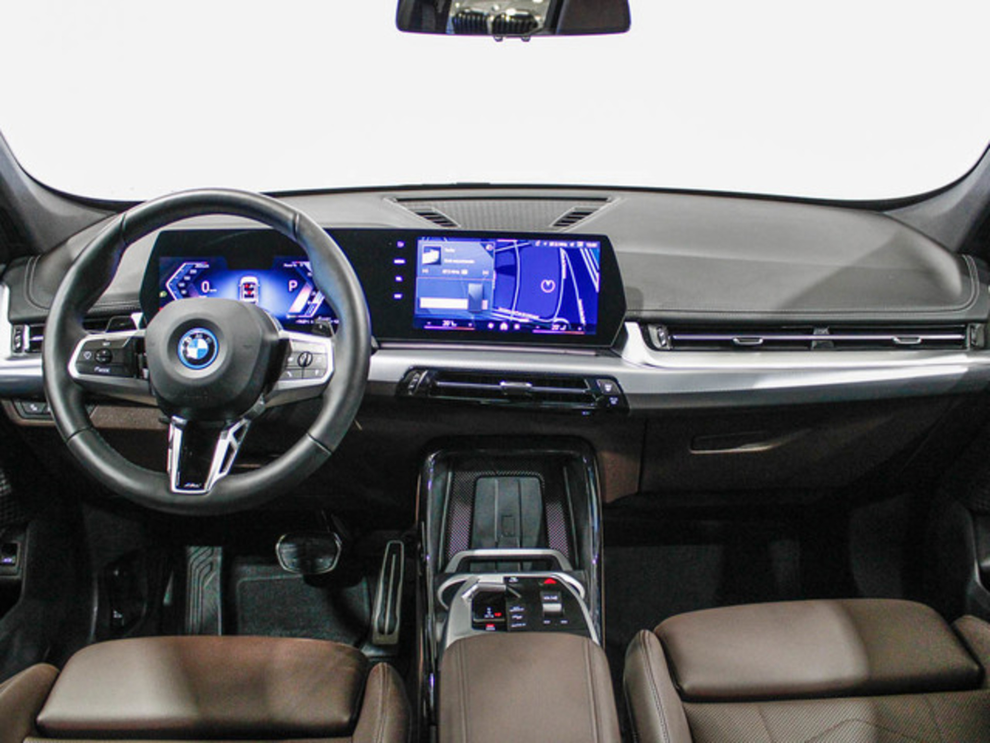 Renting BMW X1 xDrive25e 180 kW (245 CV) 10 13
