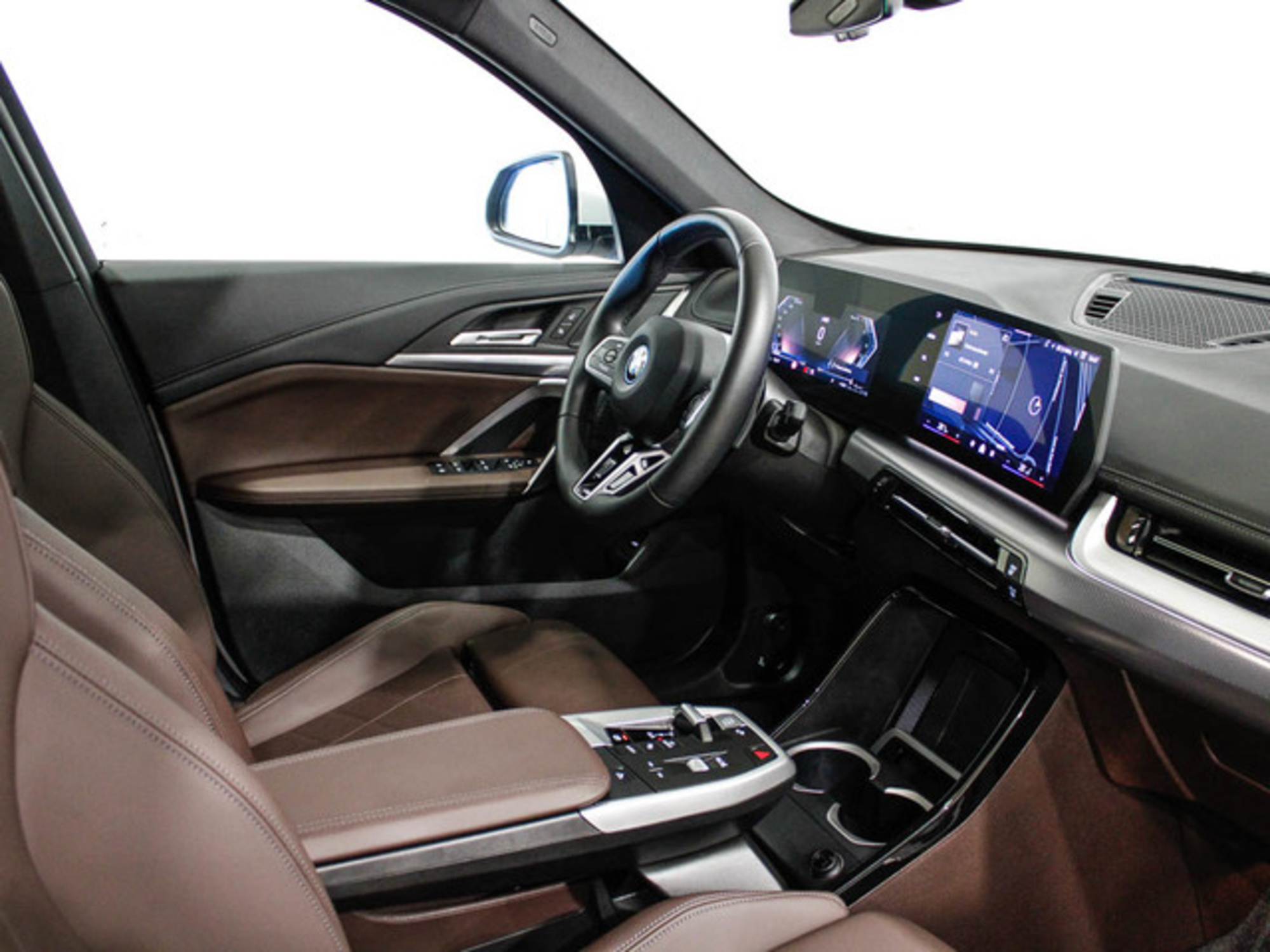 Renting BMW X1 xDrive25e 180 kW (245 CV) 10 13