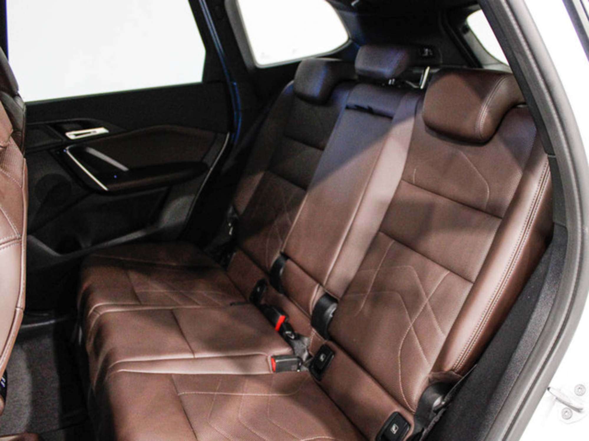 Renting BMW X1 xDrive25e 180 kW (245 CV) 10 13