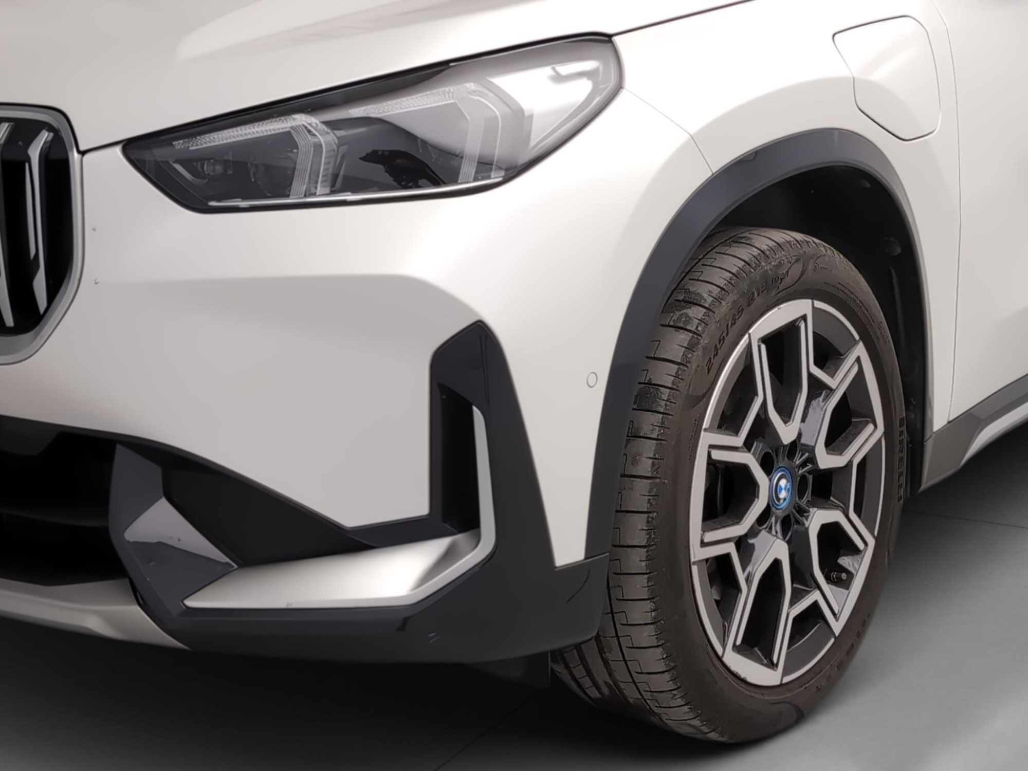 Renting BMW X1 xDrive25e 180 kW (245 CV) 18