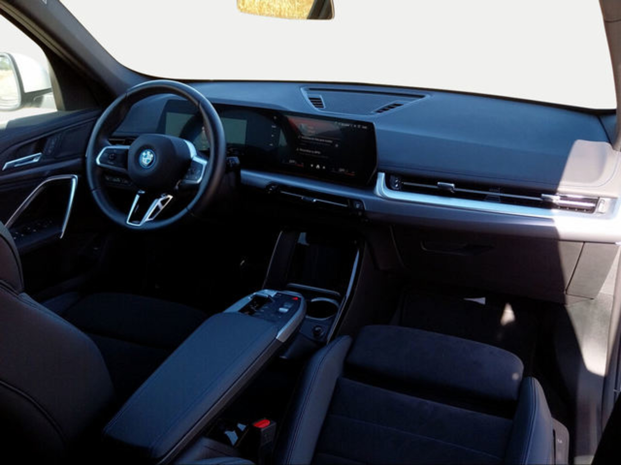 Renting BMW X1 xDrive25e 180 kW (245 CV) 3 10