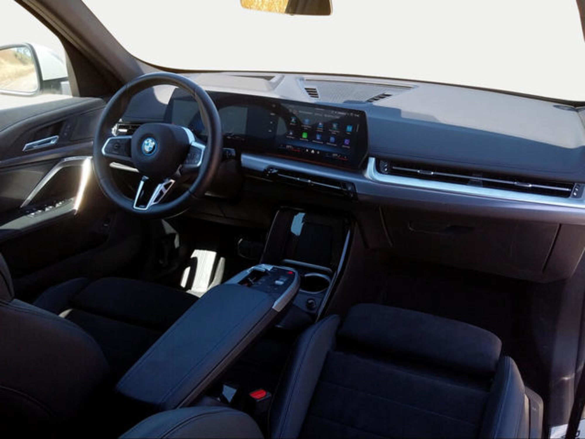 Renting BMW X1 xDrive25e 180 kW (245 CV) 3 11