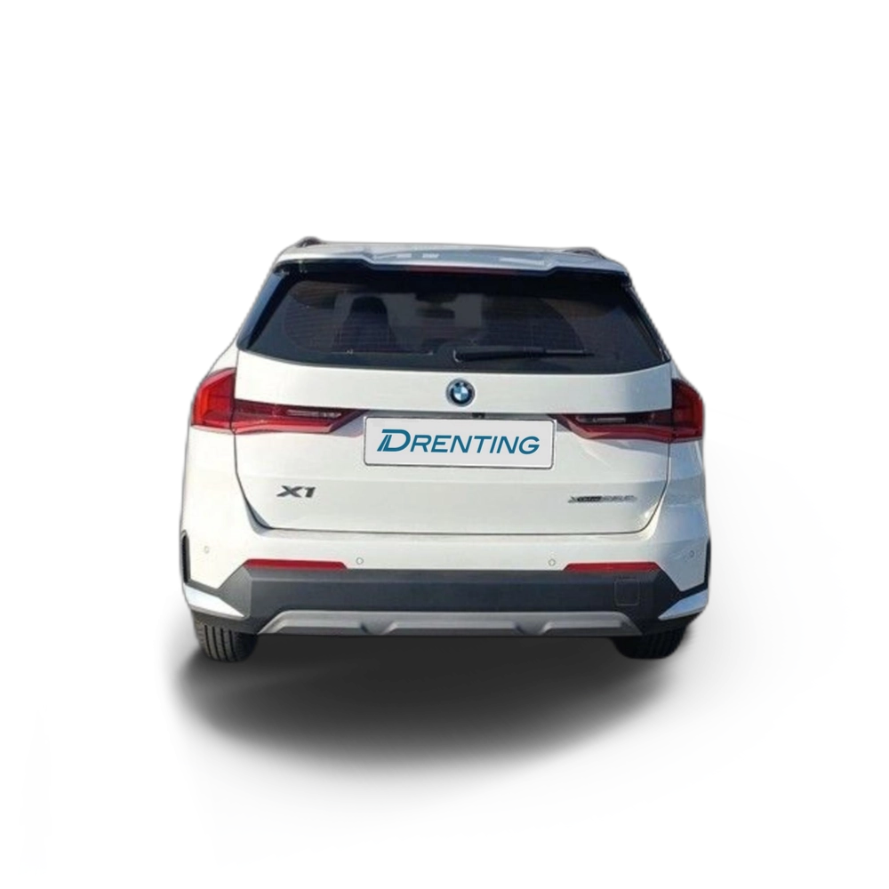 Renting BMW X1 xDrive25e 180 kW (245 CV) 3 13