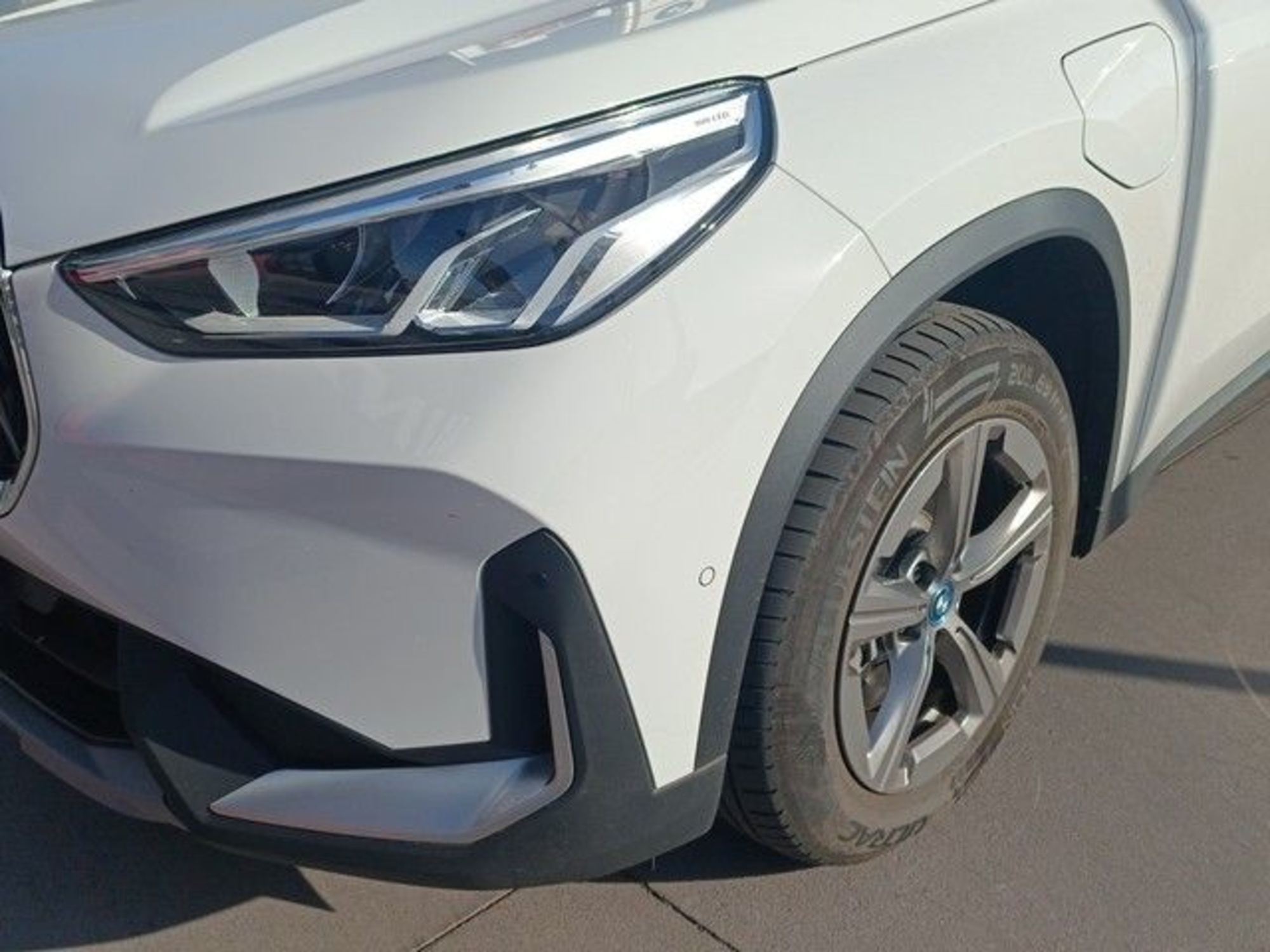 Renting BMW X1 xDrive25e 180 kW (245 CV) 3 13
