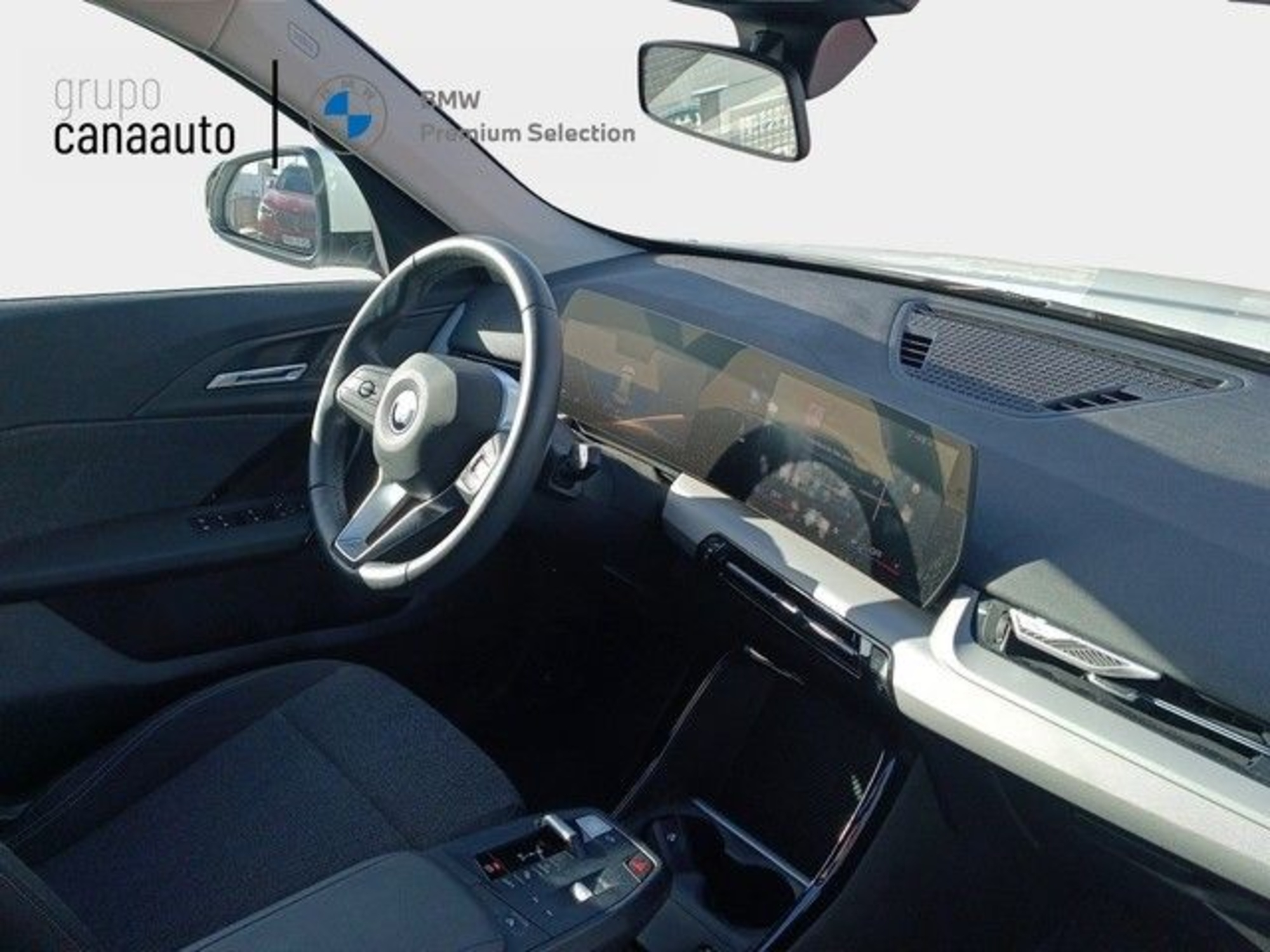 Renting BMW X1 xDrive25e 180 kW (245 CV) 3 13