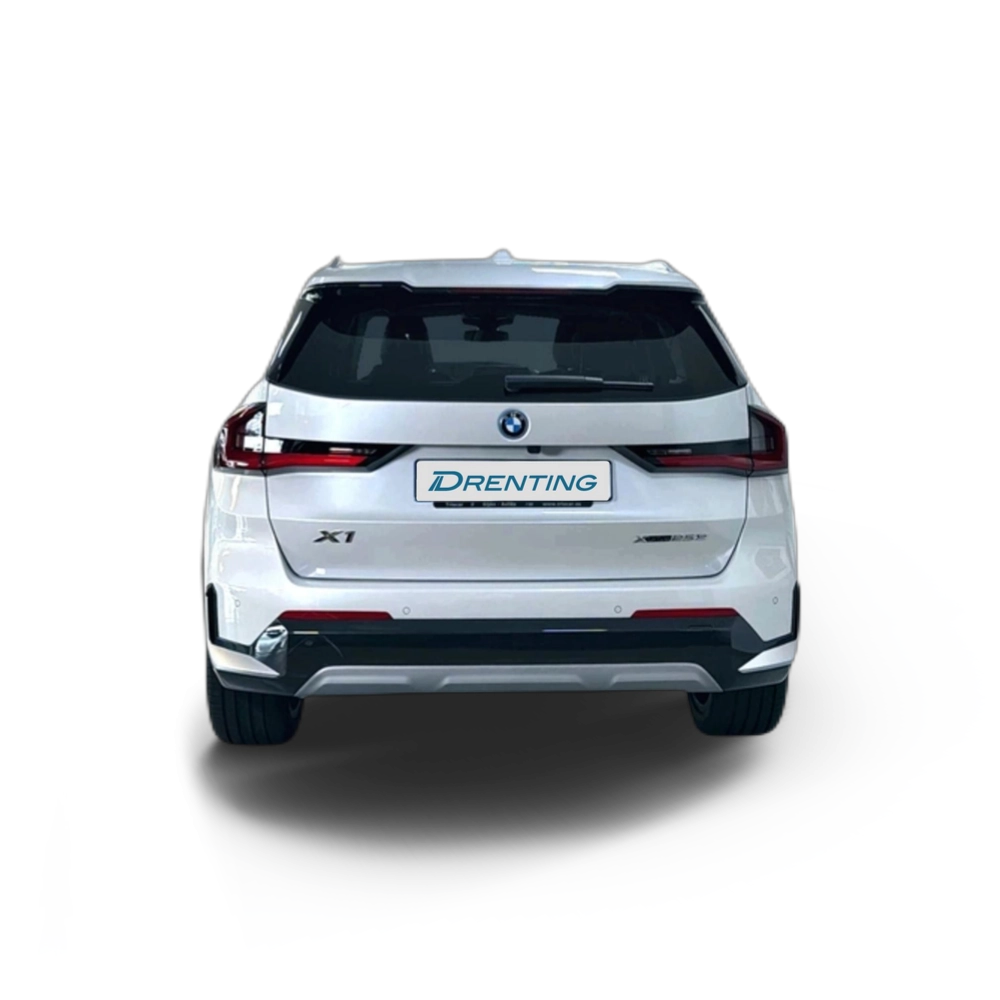 Renting BMW X1 xDrive25e 180 kW (245 CV) 4 8