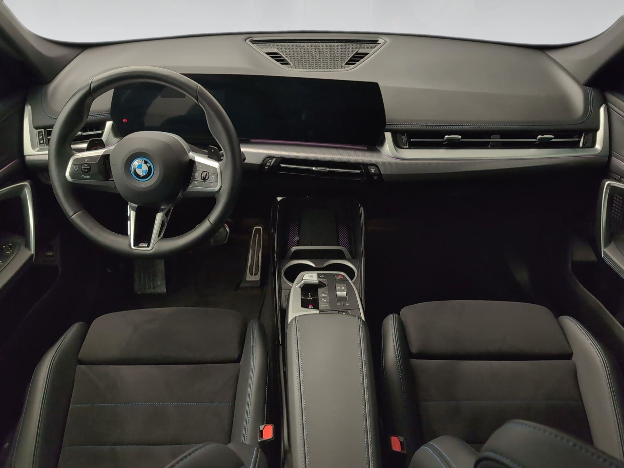 Renting BMW X1 xDrive30e 240 kW (326 CV) 3