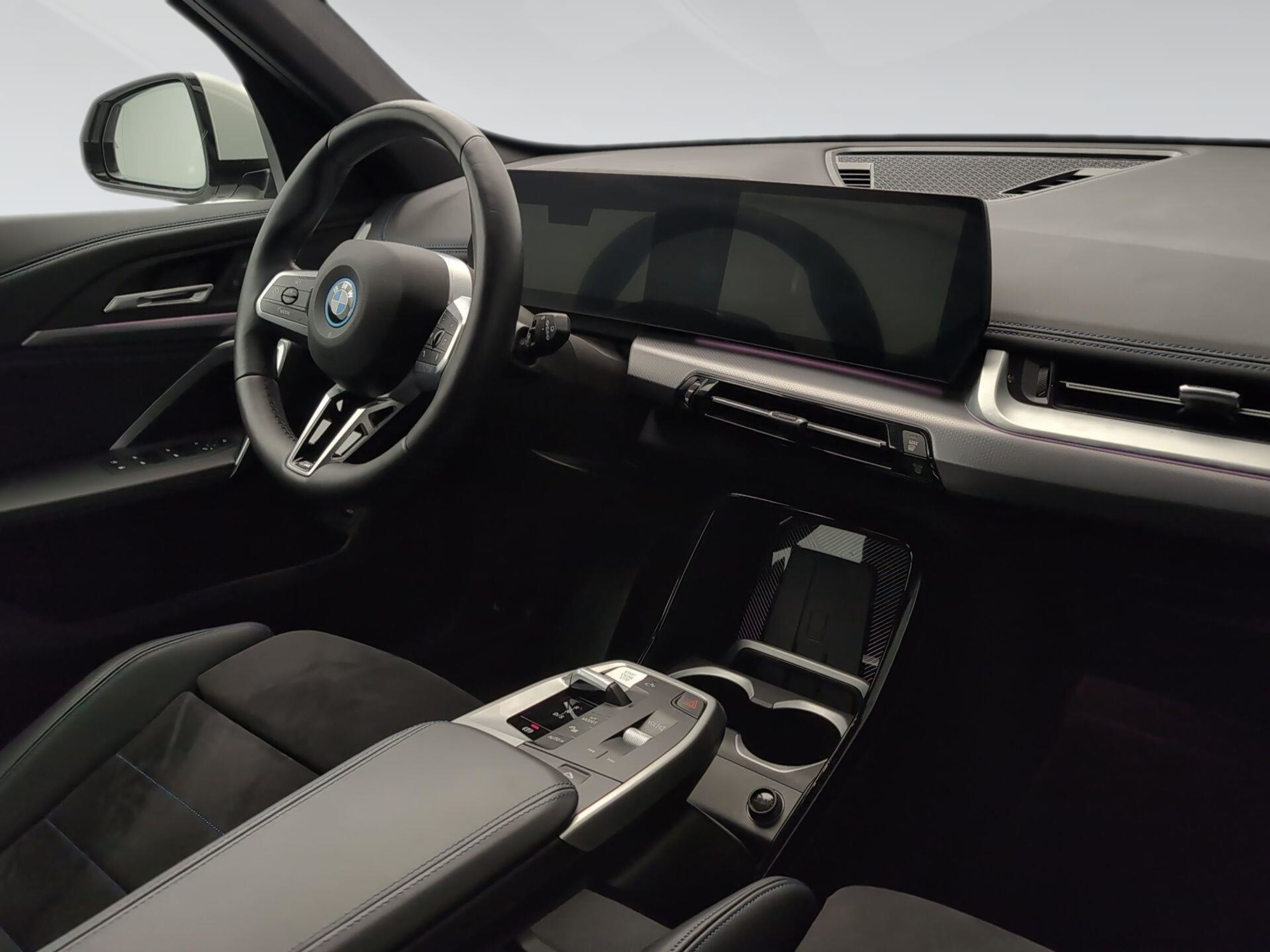 Renting BMW X1 xDrive30e 240 kW (326 CV) 3