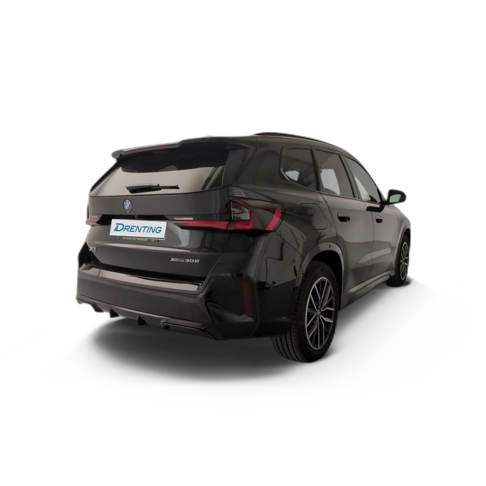 Renting BMW X1 xDrive30e 240 kW (326 CV) 3 1