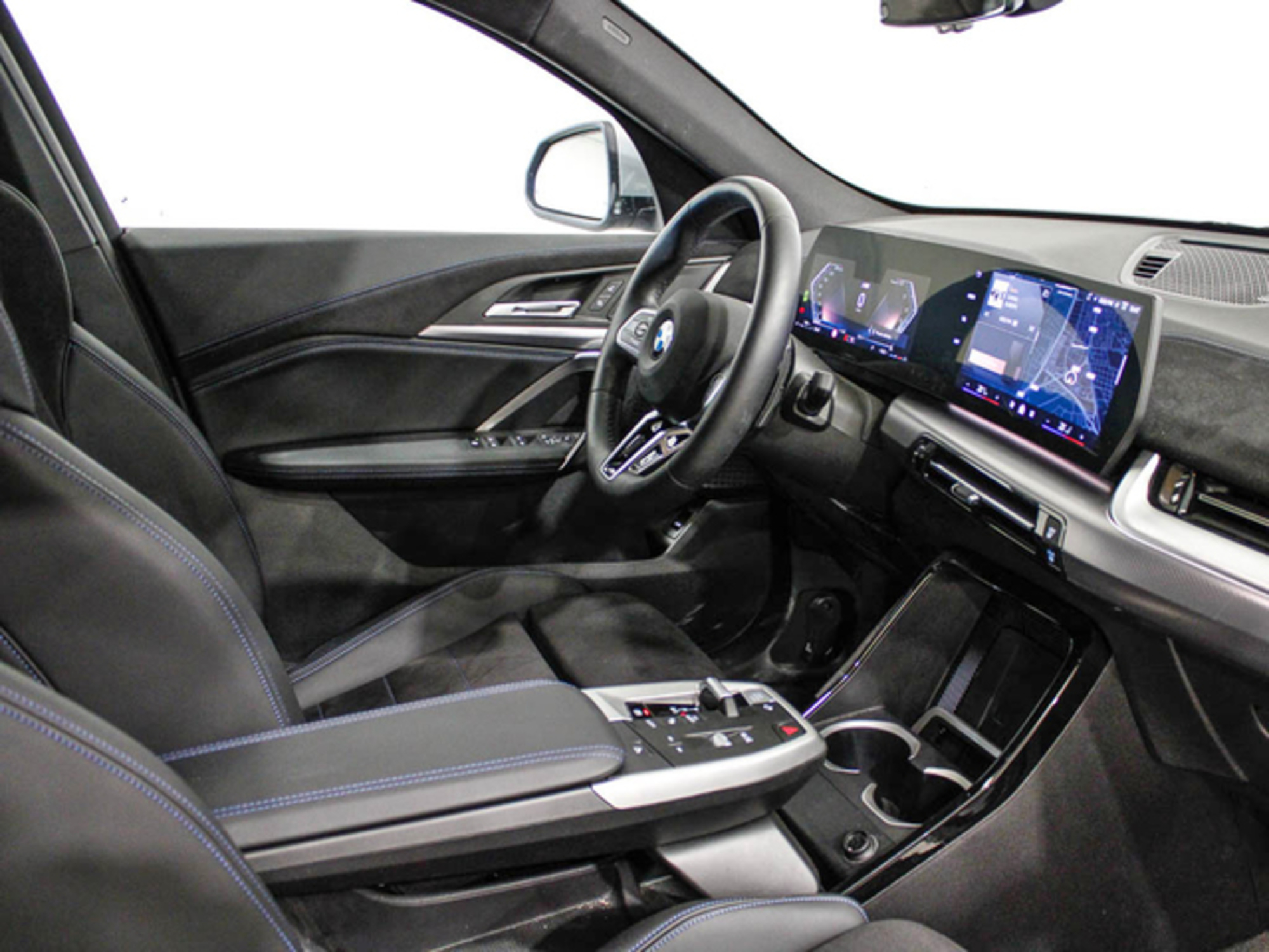 Renting BMW X2 sDrive18d 110 kW (150 CV) 20 1