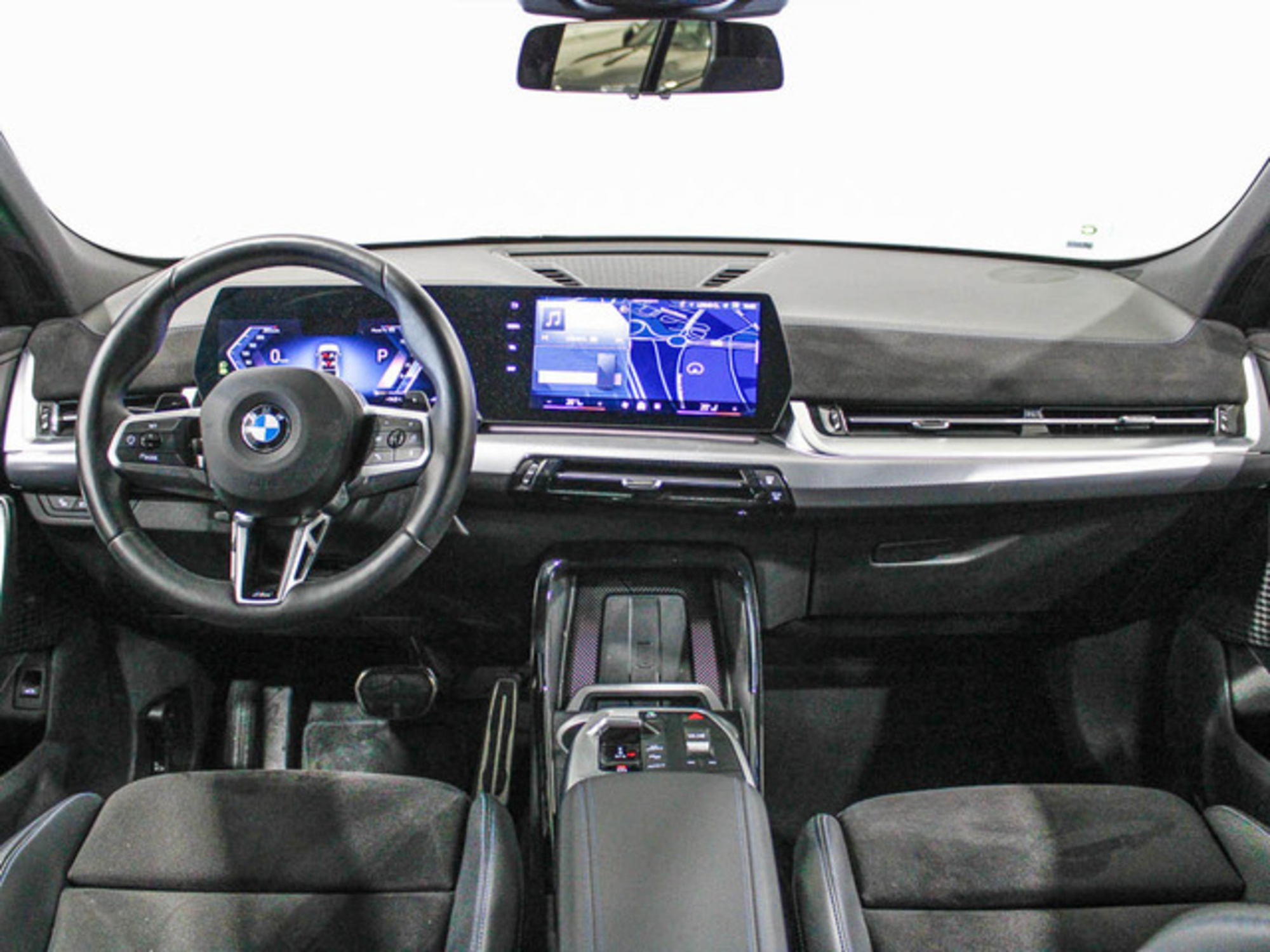 Renting BMW X2 sDrive18d 110 kW (150 CV) 5 2