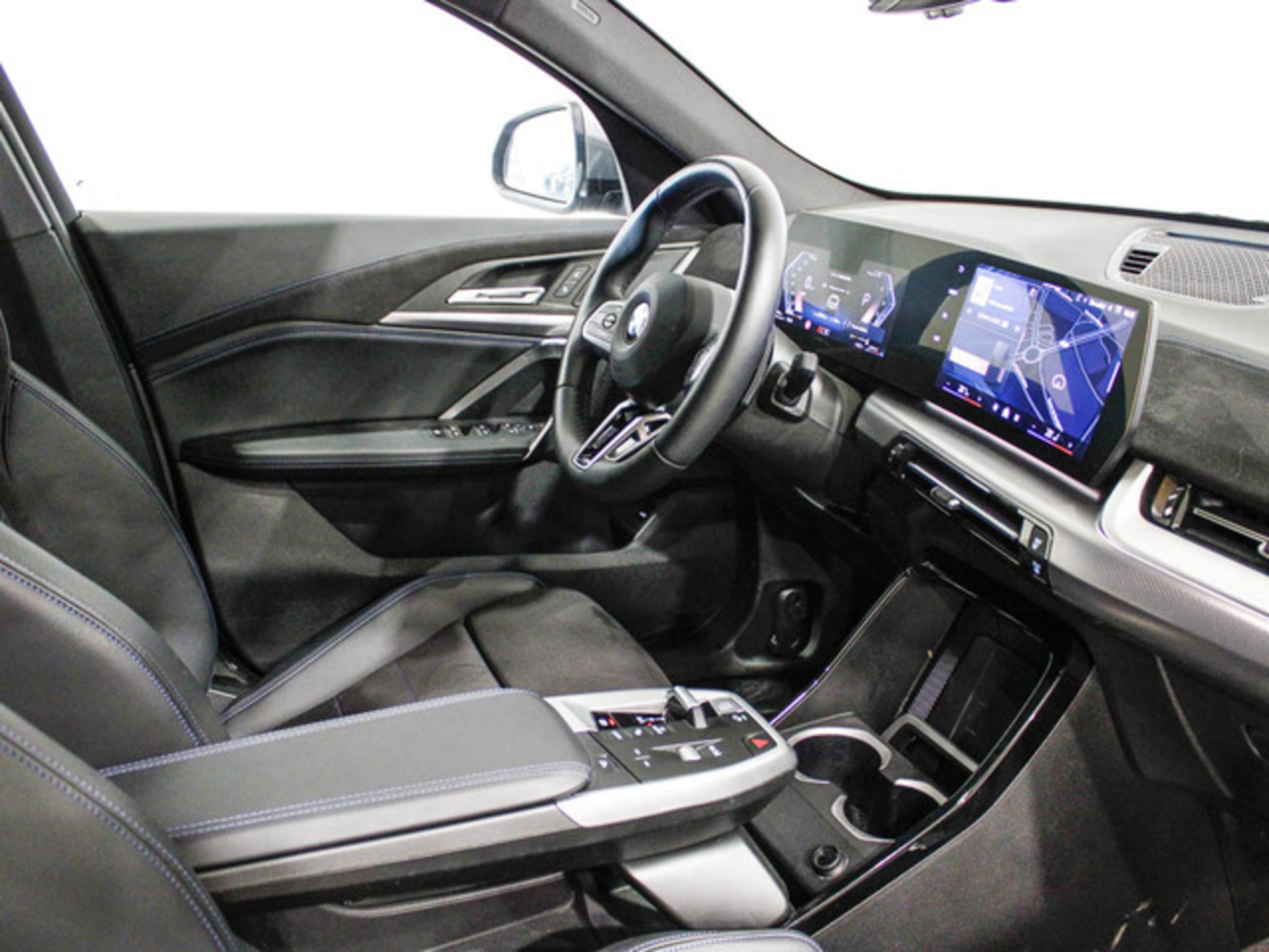 Renting BMW X2 sDrive18d 110 kW (150 CV) 5 2