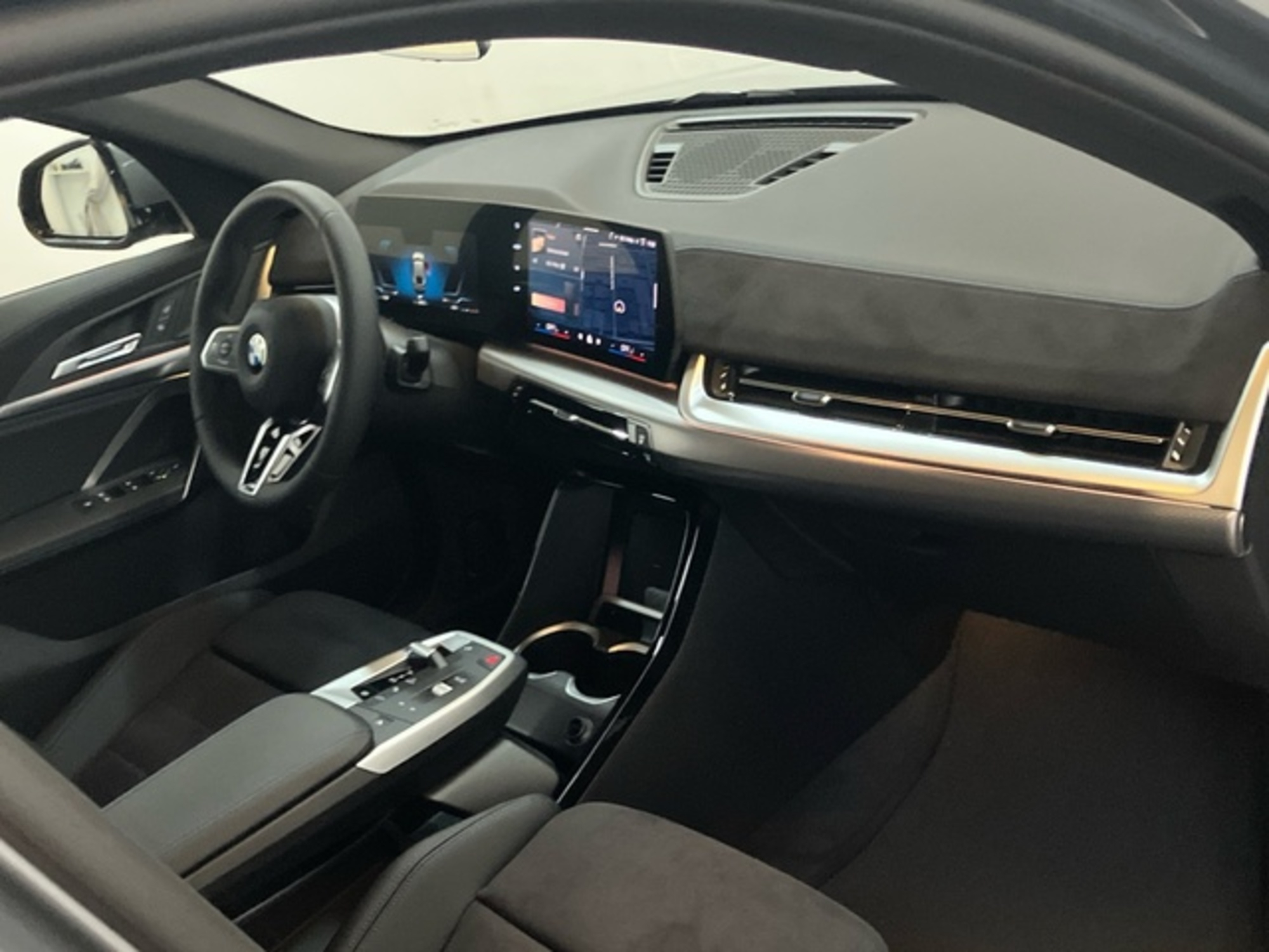 Renting BMW X2 sDrive18d 110 kW (150 CV) 9 3