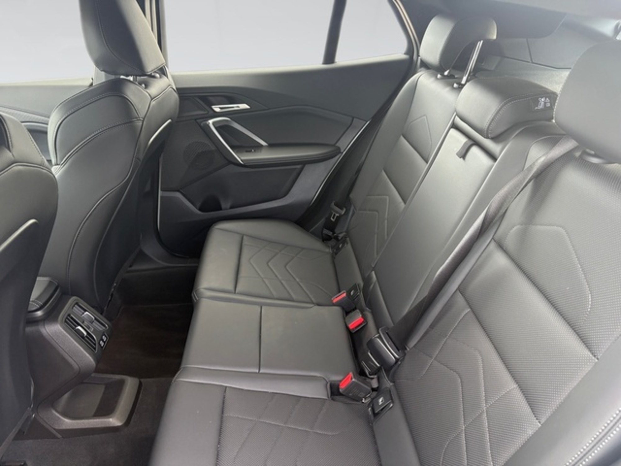 Renting BMW X2 sDrive18d 110 kW (150 CV) 9