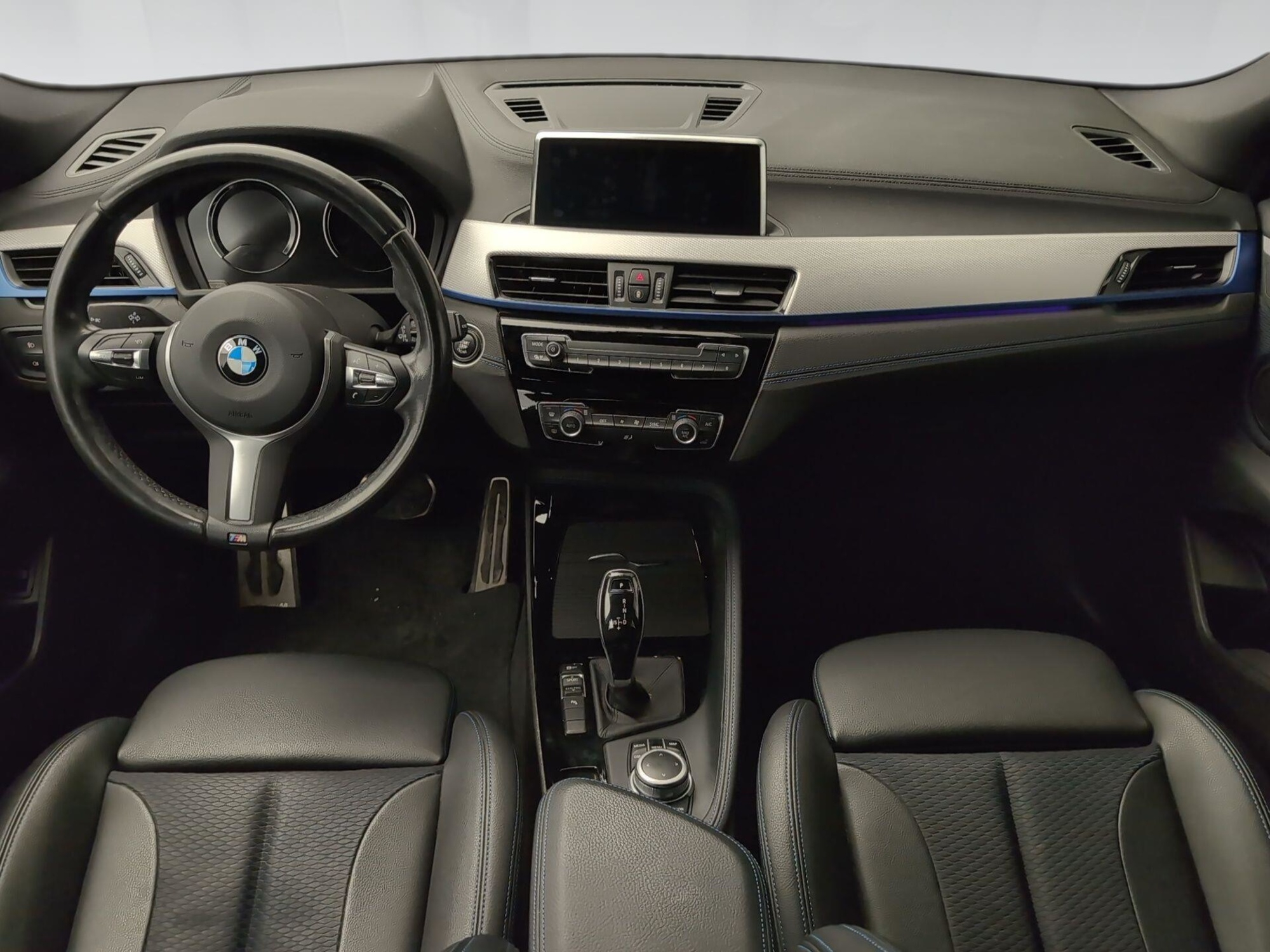 Renting BMW X2 sDrive18d 110 kW (150 CV) 9 9
