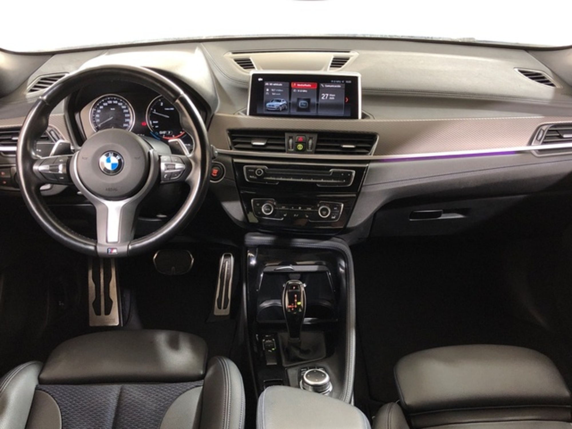 Renting BMW X2 sDrive18d Business 110 kW (150 CV)